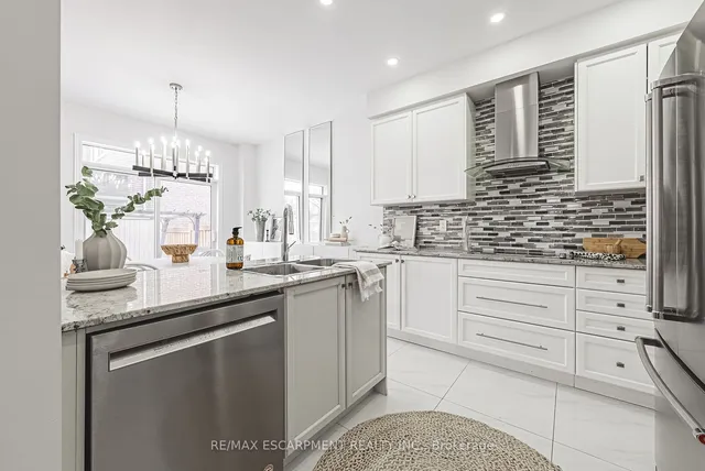 Additional property image - 3895 Leonardo St