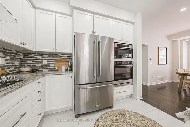 Additional property image - 3895 Leonardo St