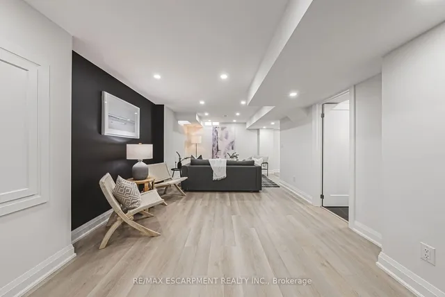 Additional property image - 3895 Leonardo St