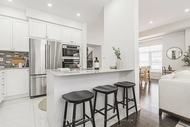 Additional property image - 3895 Leonardo St