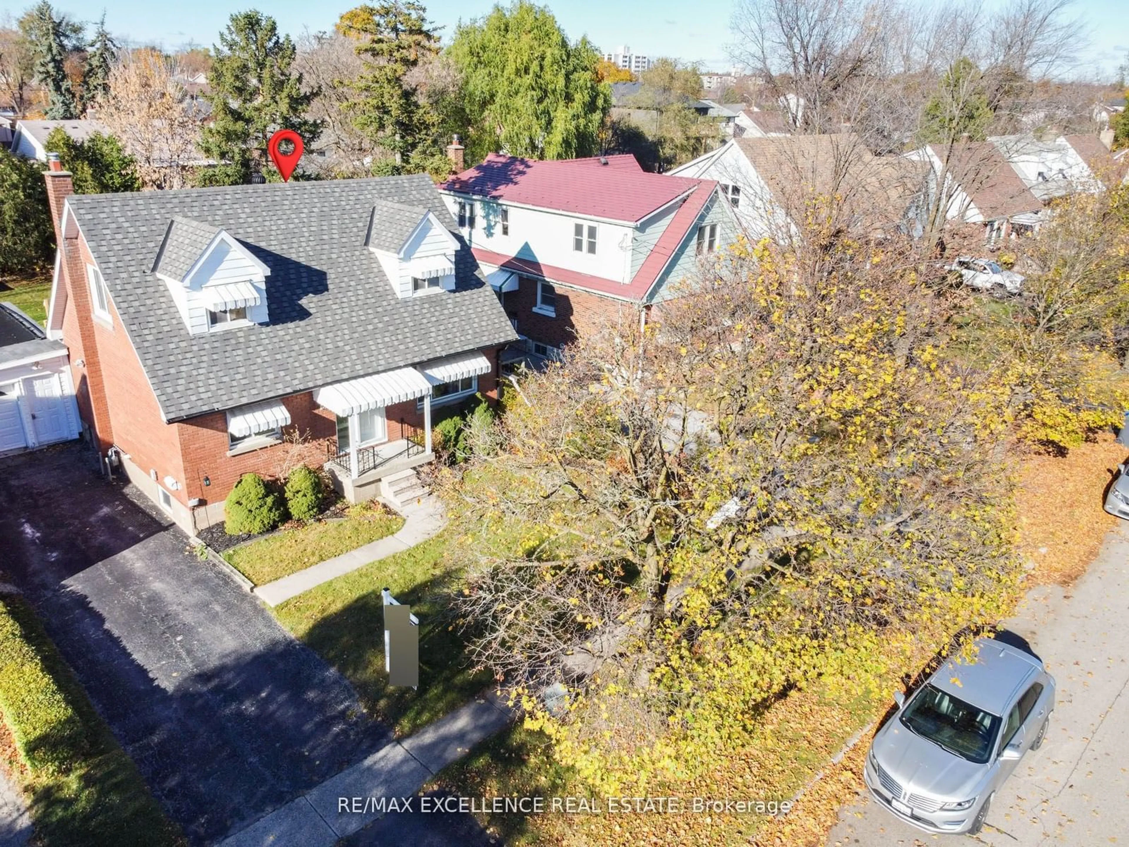 A pic from outside/outdoor area/front of a property/back of a property/a pic from drone, street for 38 Mccaul St, Brampton Ontario L6V 1J2