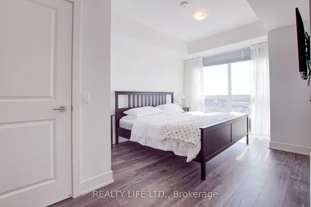 Additional property image - 1050 Main St Unit 1014