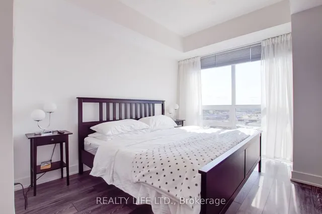 Additional property image - 1050 Main St Unit 1014