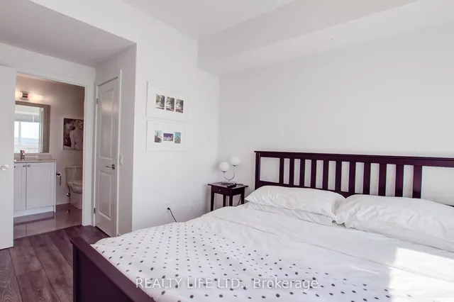 Additional property image - 1050 Main St Unit 1014