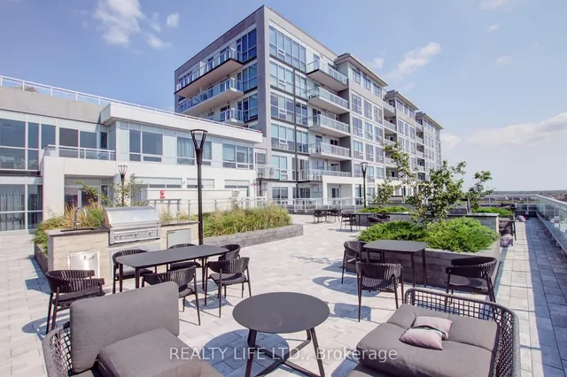 Additional property image - 1050 Main St Unit 1014
