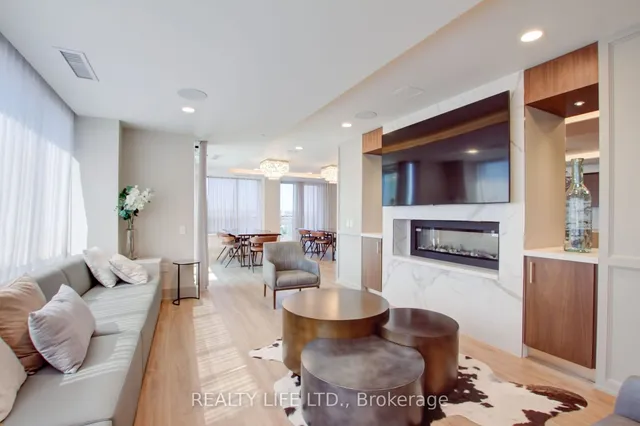 Additional property image - 1050 Main St Unit 1014