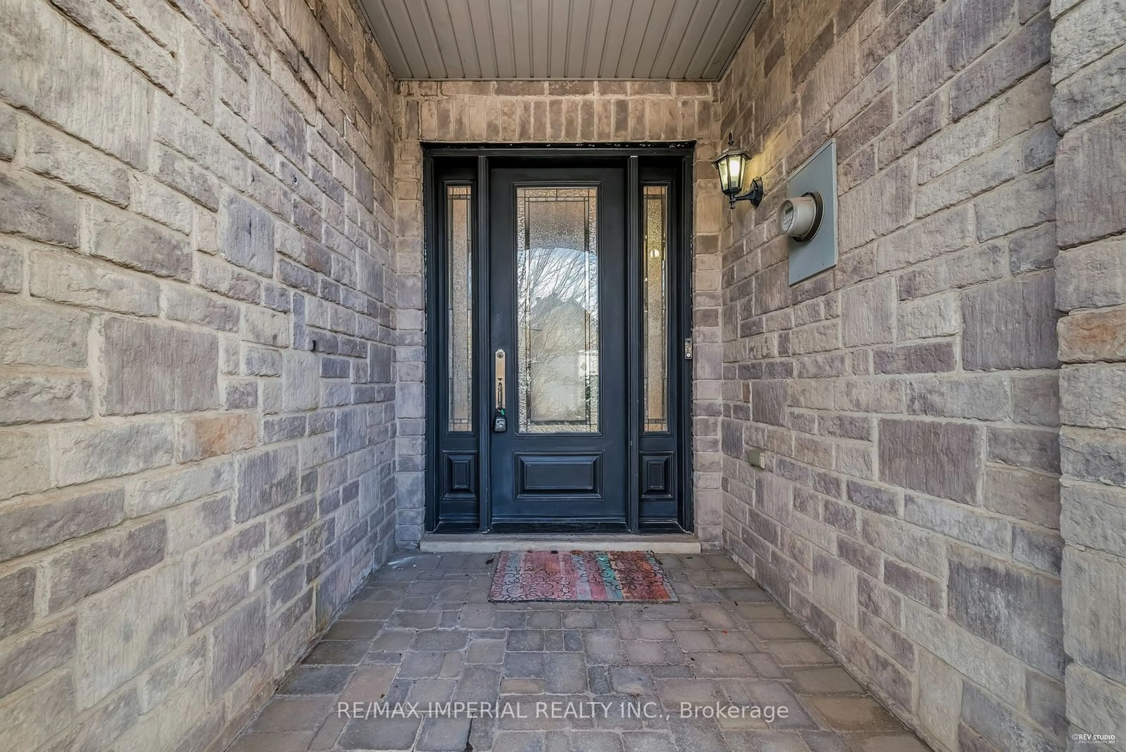 Indoor entryway for 1205 Agram Dr, Oakville Ontario L6H 7P1