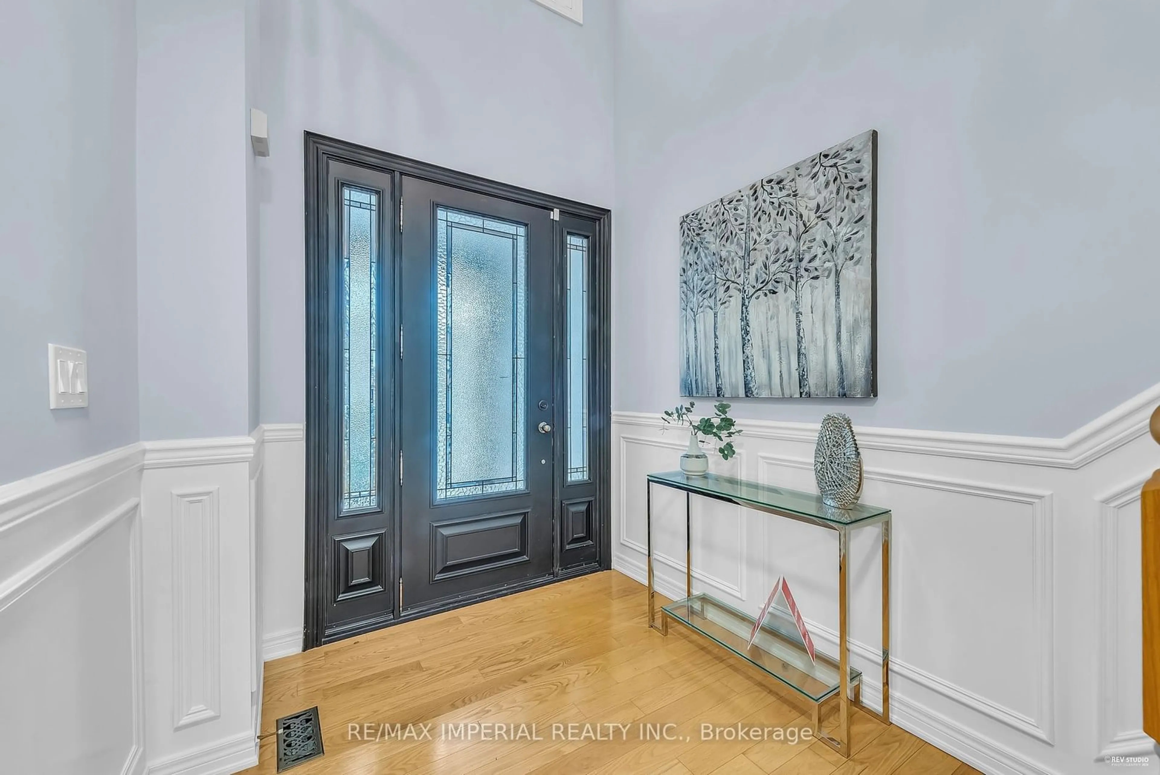 Indoor entryway for 1205 Agram Dr, Oakville Ontario L6H 7P1