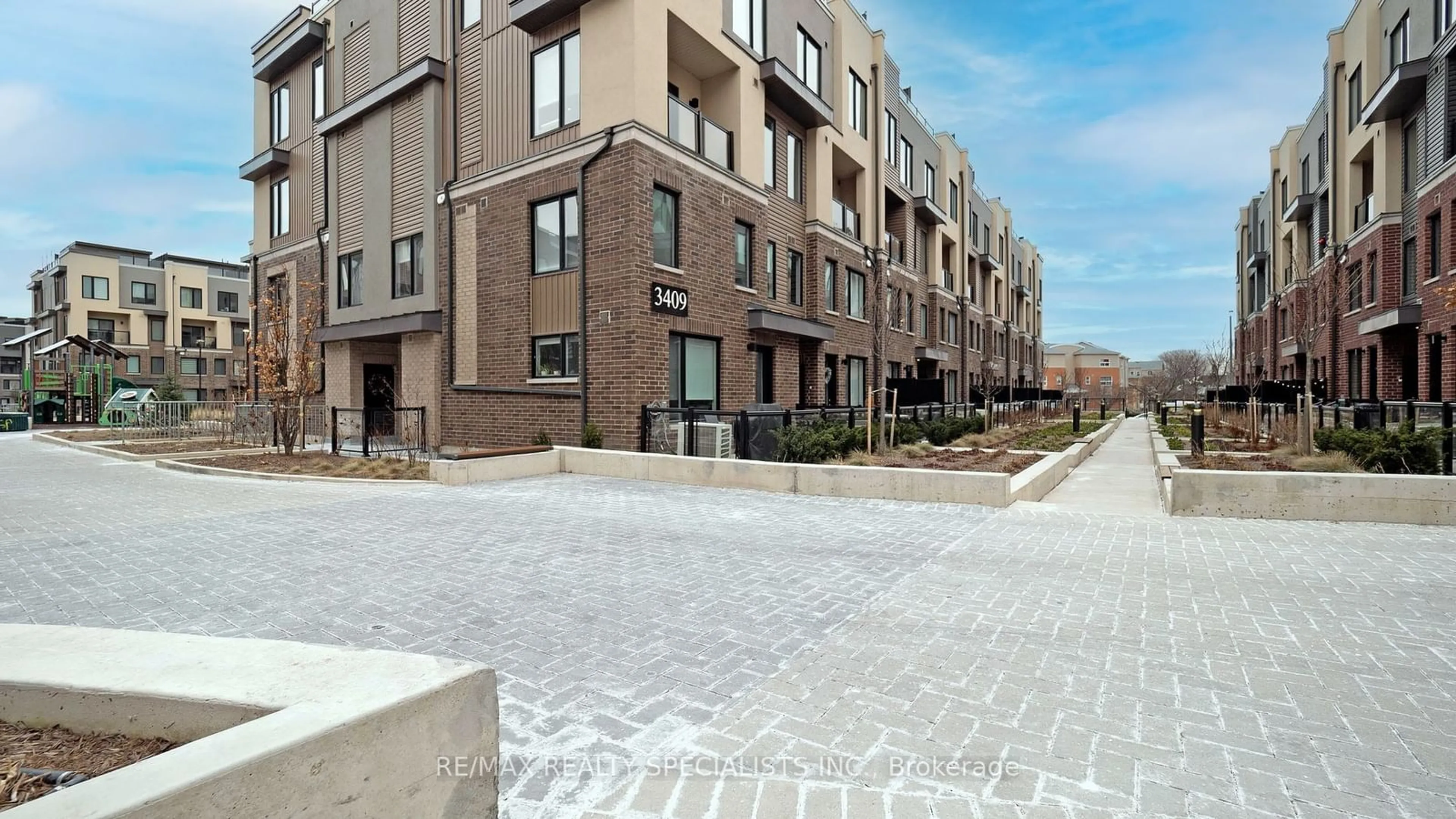 Patio, street for 3409 Ridgeway Dr #36, Mississauga Ontario L5L 0B9