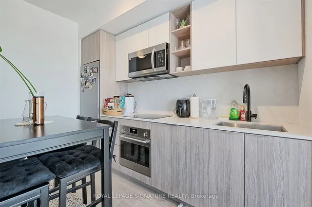 Additional property image - 36 Zorra St Unit 1202