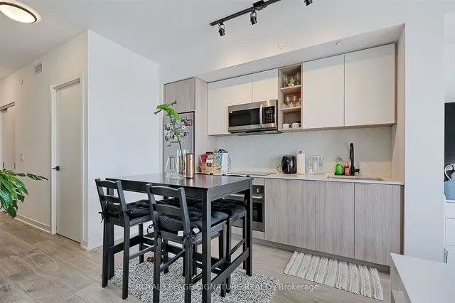 Additional property image - 36 Zorra St Unit 1202