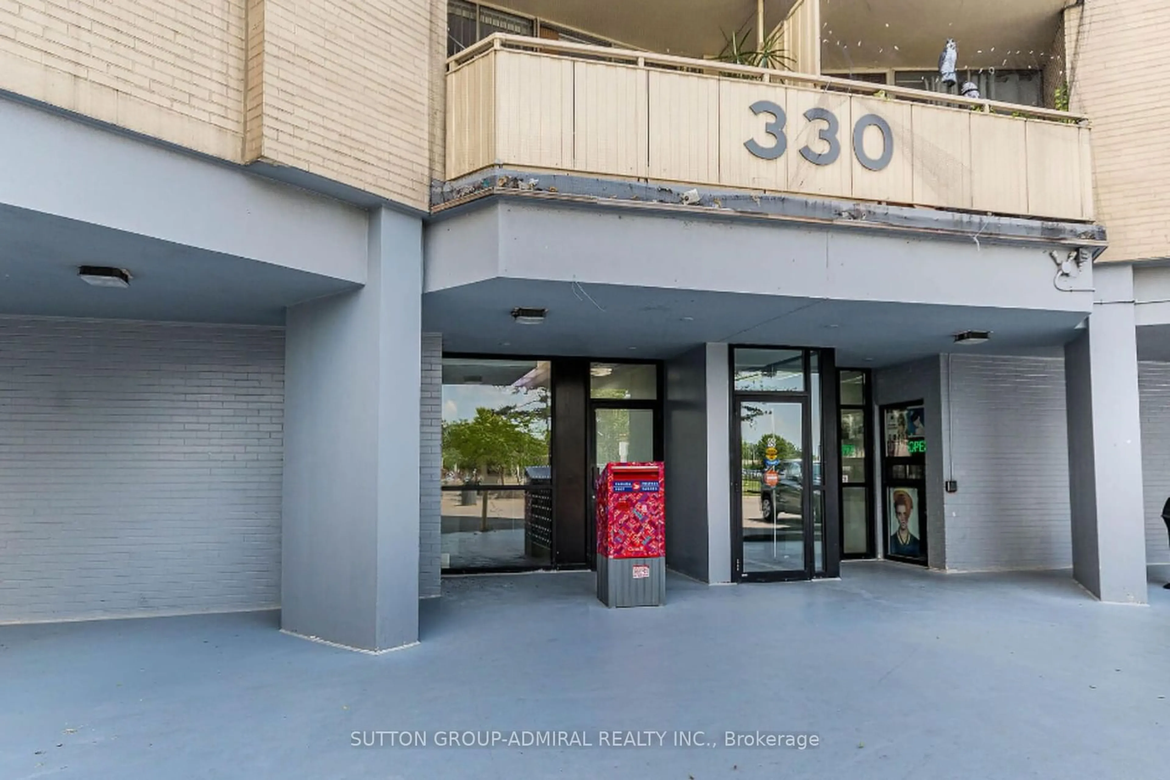 Indoor foyer for 330 Dixon Rd #1908, Toronto Ontario M9R 1S9