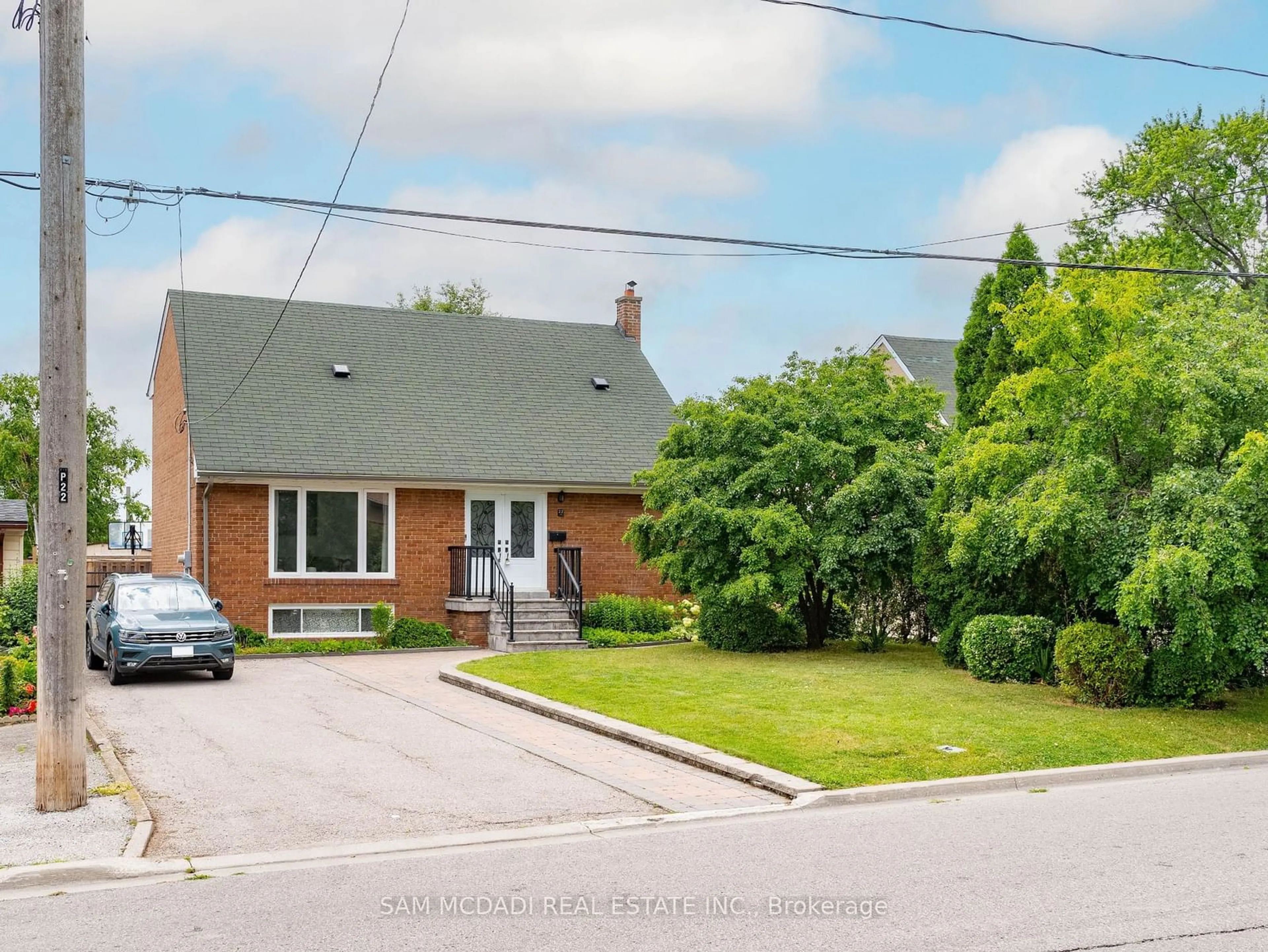 A pic from outside/outdoor area/front of a property/back of a property/a pic from drone, street for 22 De Marco Blvd, Toronto Ontario M6L 2W1