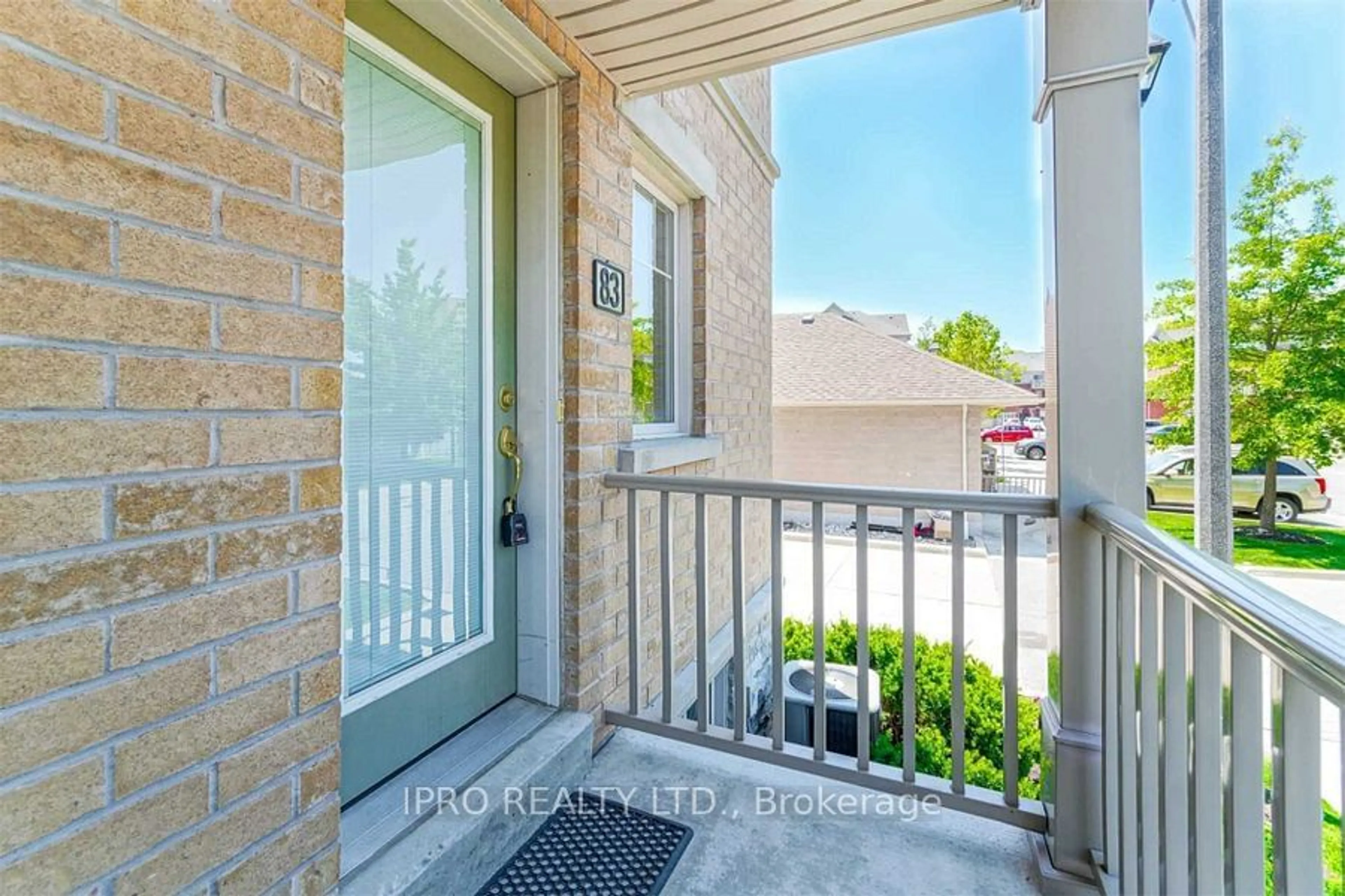 Indoor entryway for 3250 Bentley Dr #83, Mississauga Ontario L5M 0P7