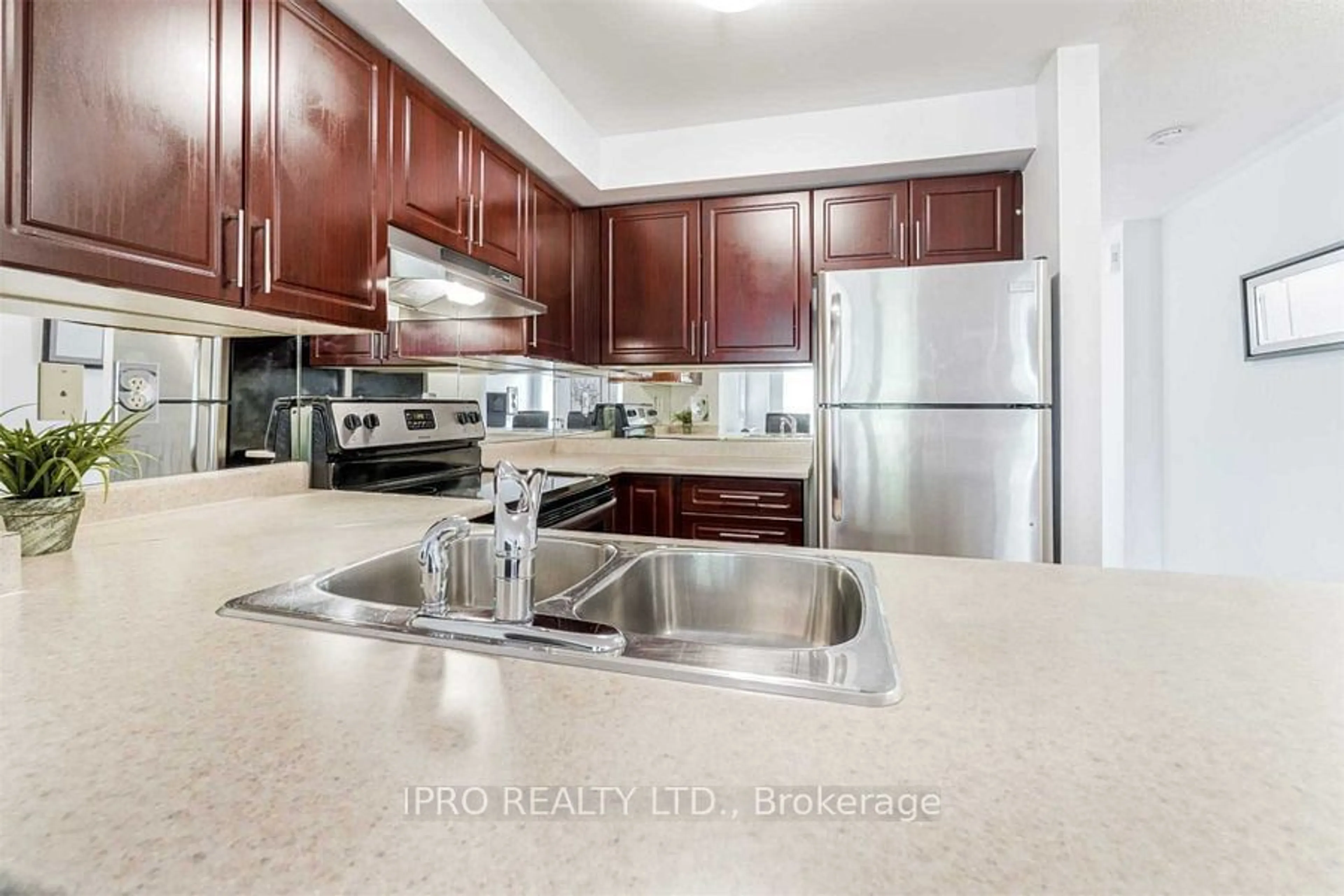 Standard kitchen, unknown for 3250 Bentley Dr #83, Mississauga Ontario L5M 0P7