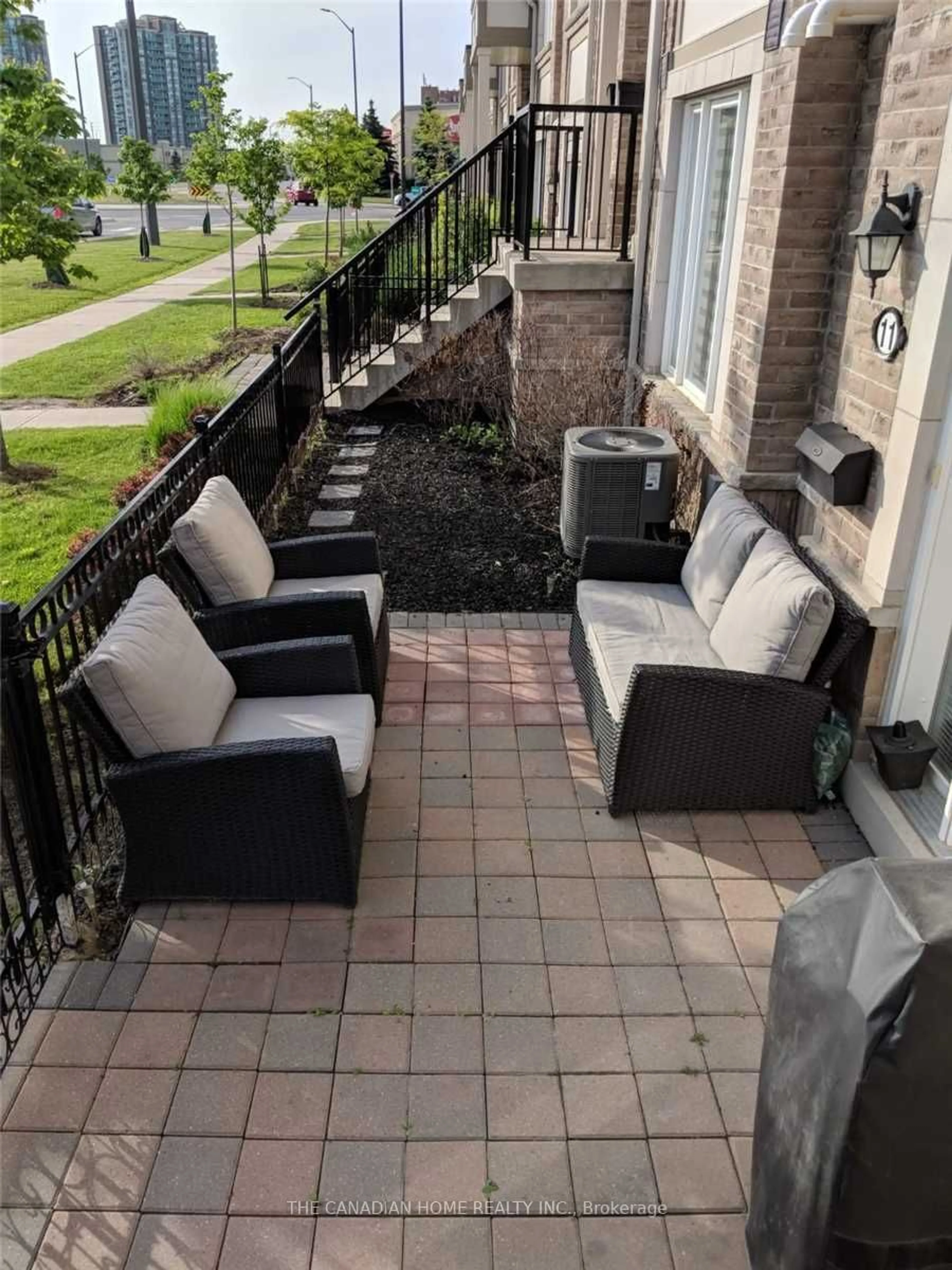 Patio, street for 5100 Plantation Pl #11, Mississauga Ontario L5M 0S4