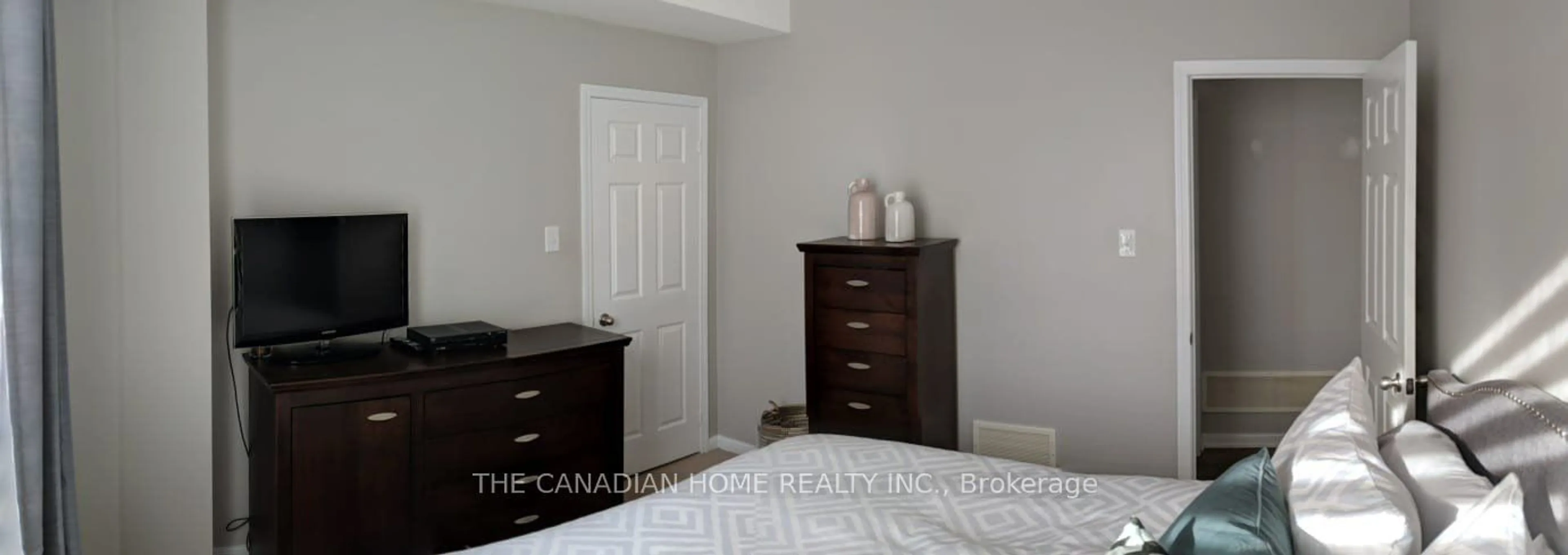 A pic of a room for 5100 Plantation Pl #11, Mississauga Ontario L5M 0S4