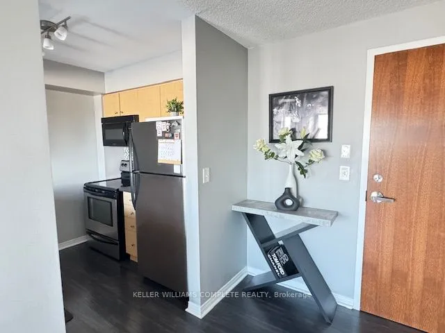 Additional property image - 215 Queen St Unit 711