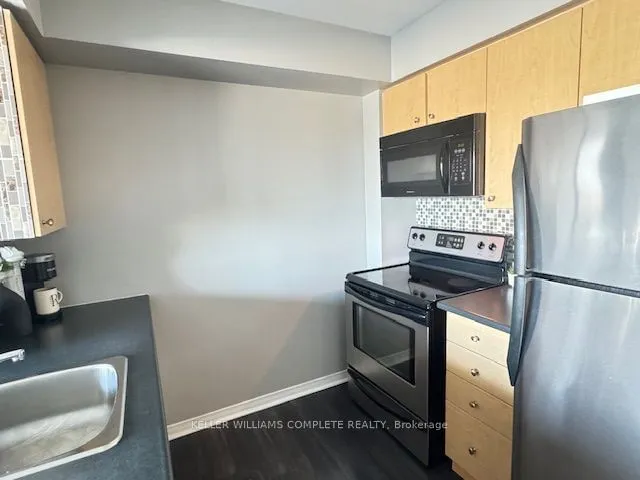 Additional property image - 215 Queen St Unit 711