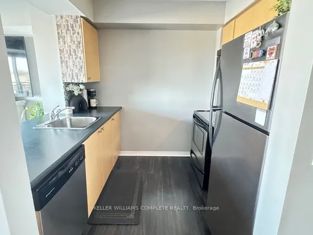 Additional property image - 215 Queen St Unit 711
