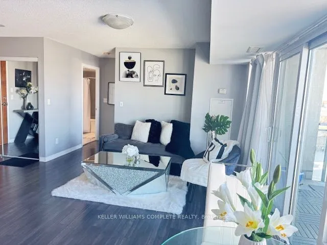 Additional property image - 215 Queen St Unit 711
