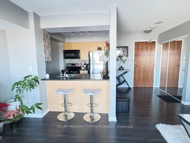 Additional property image - 215 Queen St Unit 711