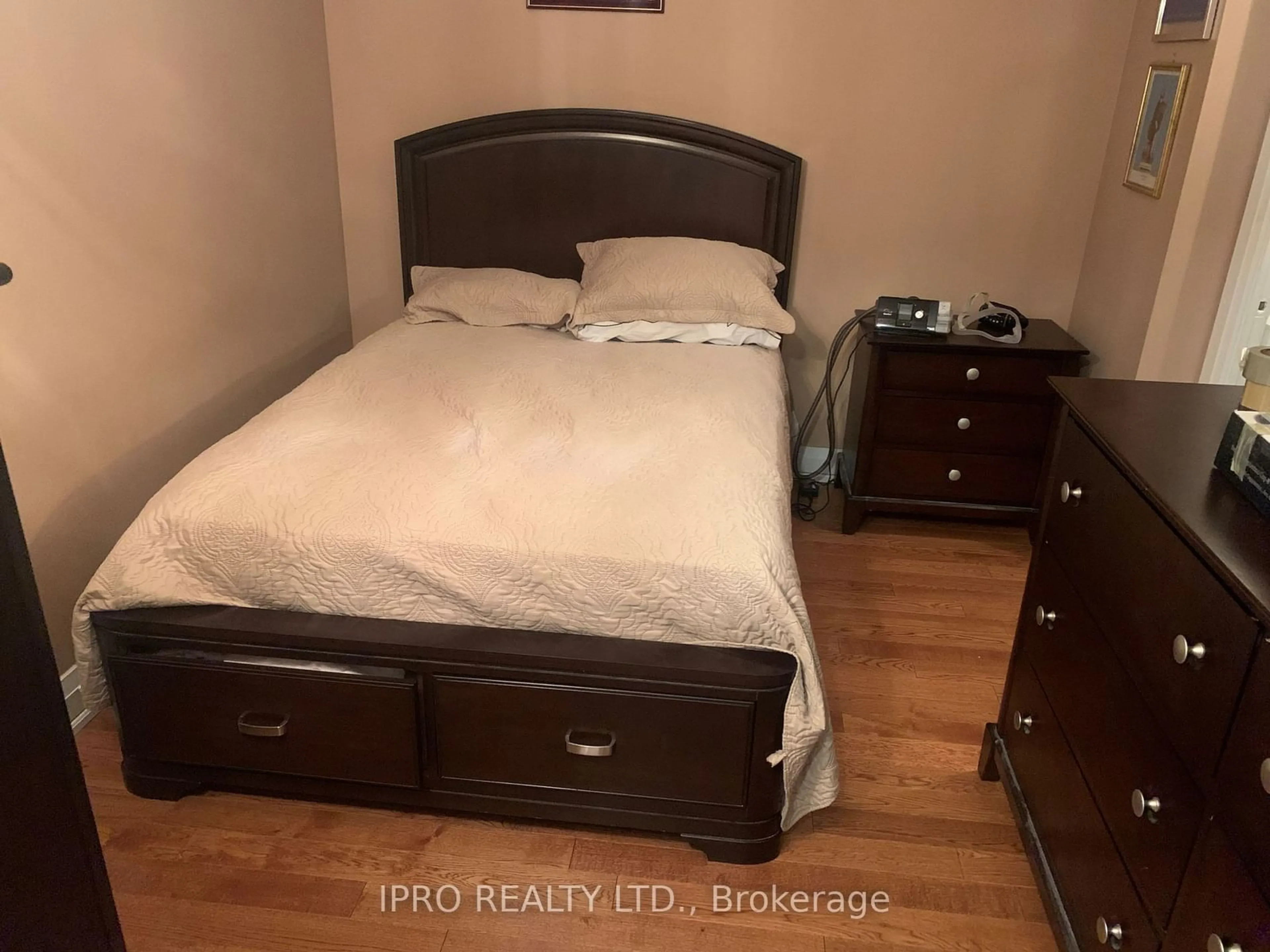 Bedroom with bed, wood/laminate floor for 2737 Keele St #205, Toronto Ontario M3M 2E9