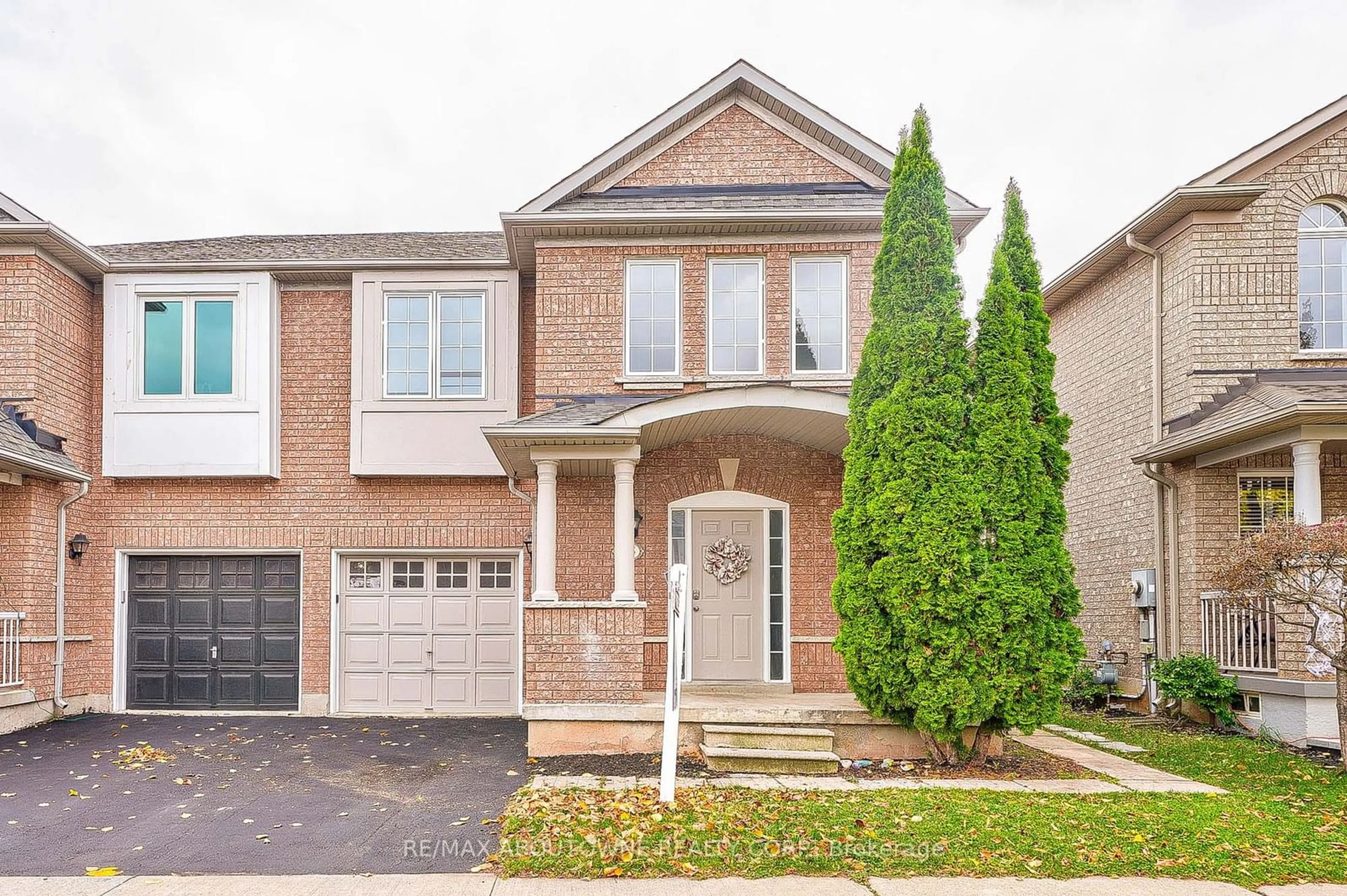 Home with brick exterior material, street for 556 Delphine Dr, Burlington Ontario L7L 6X2