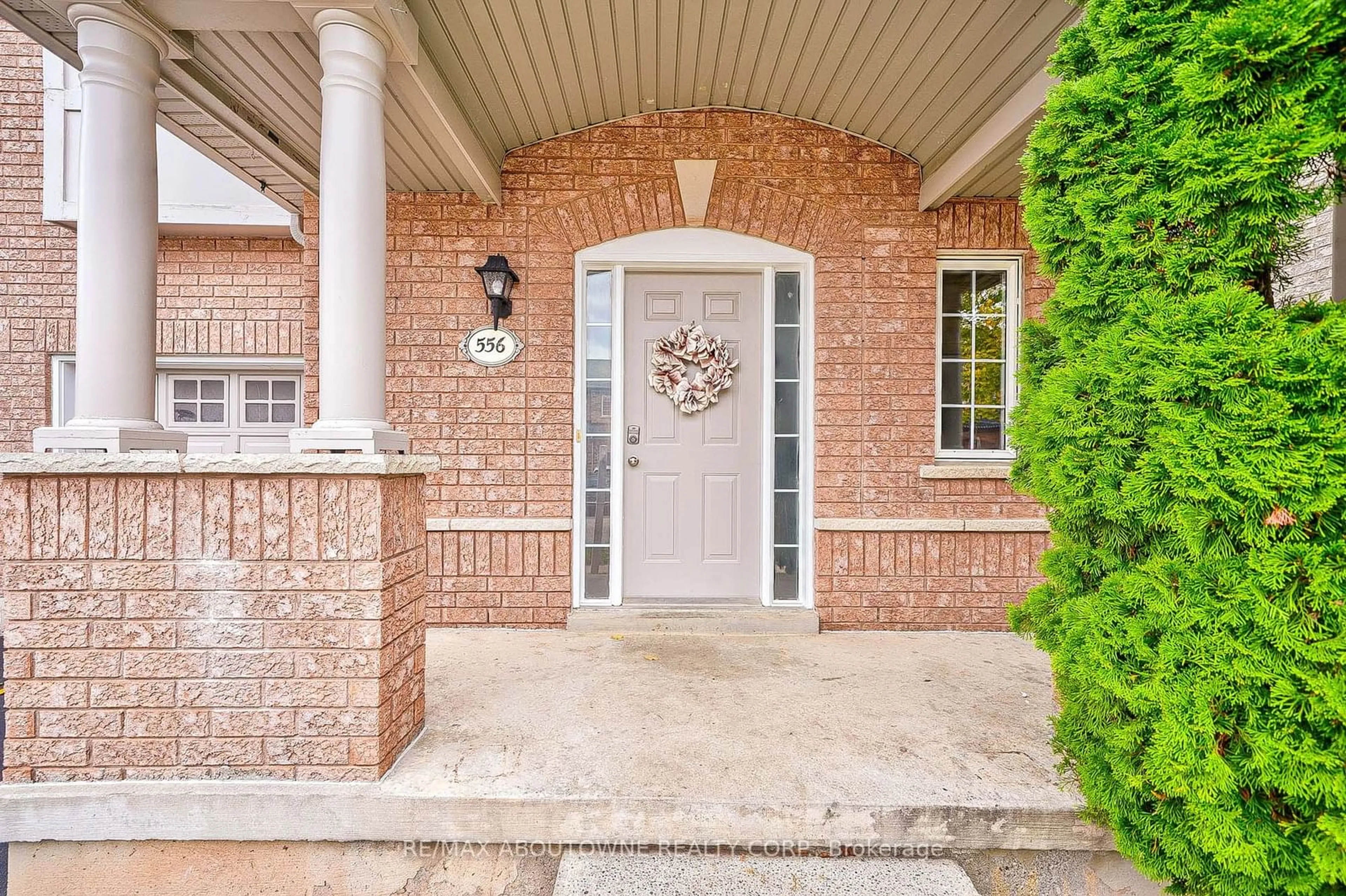 Home with brick exterior material, street for 556 Delphine Dr, Burlington Ontario L7L 6X2