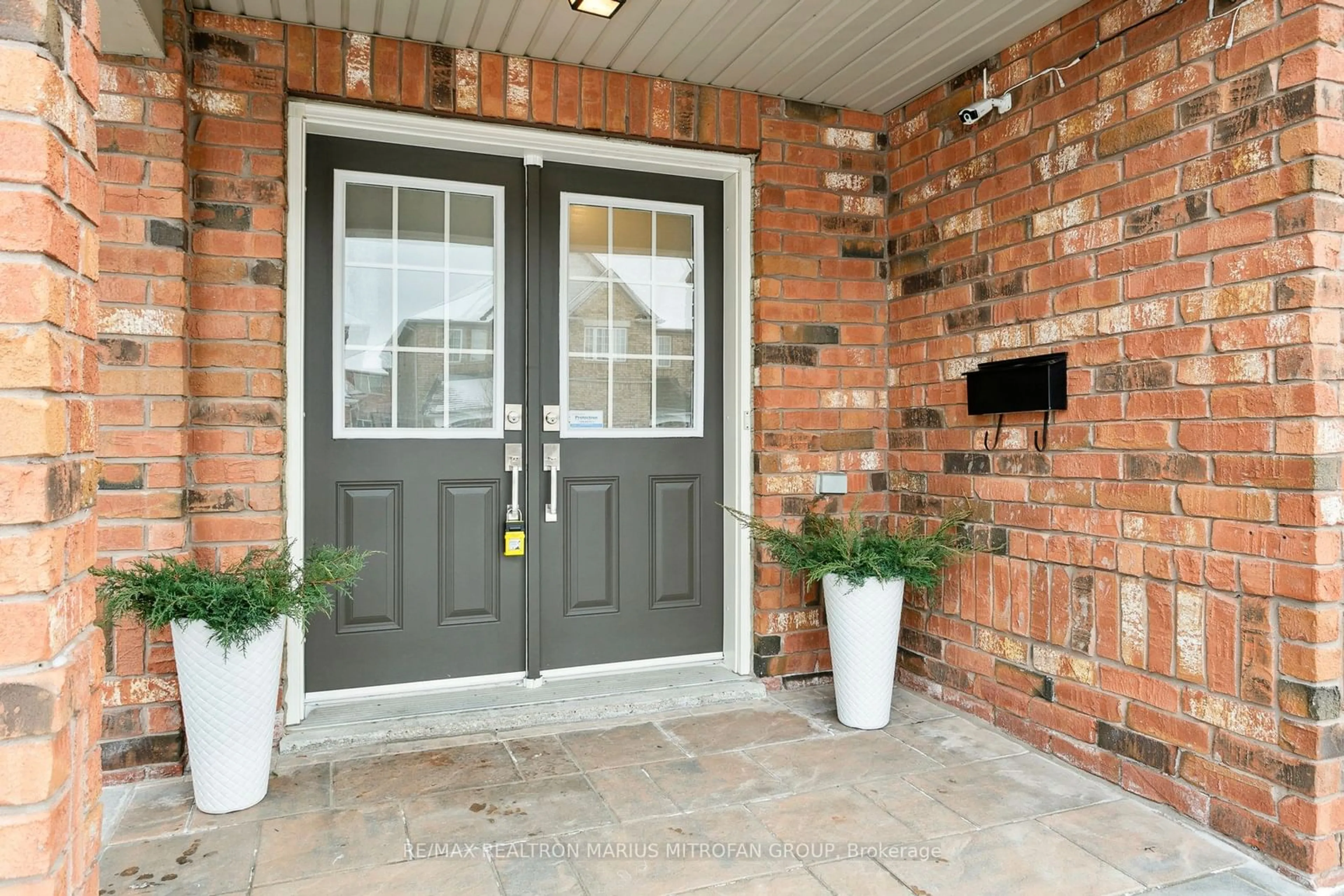 Indoor entryway for 3096 Cabano Cres, Mississauga Ontario L5M 0C4