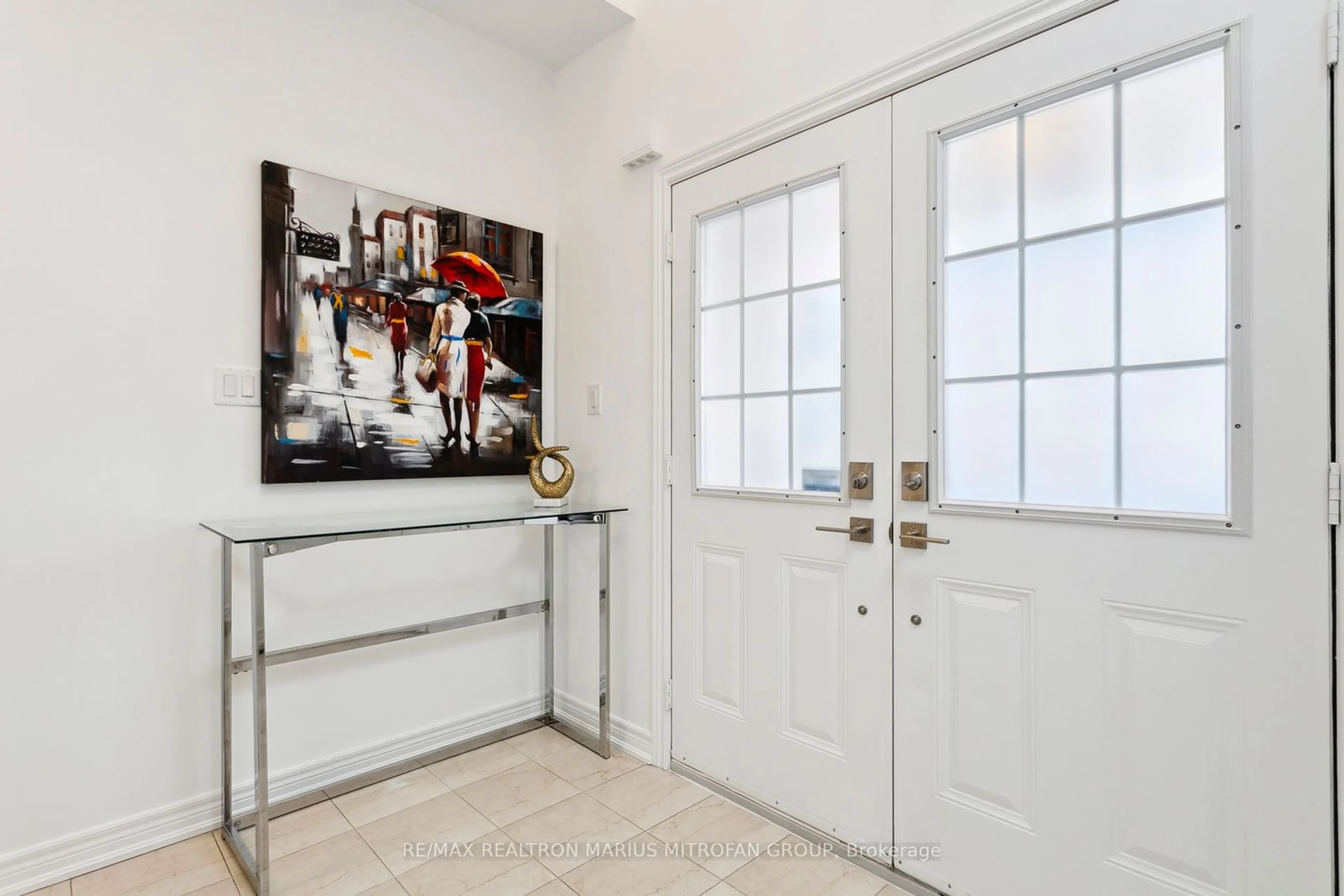 Indoor entryway for 3096 Cabano Cres, Mississauga Ontario L5M 0C4