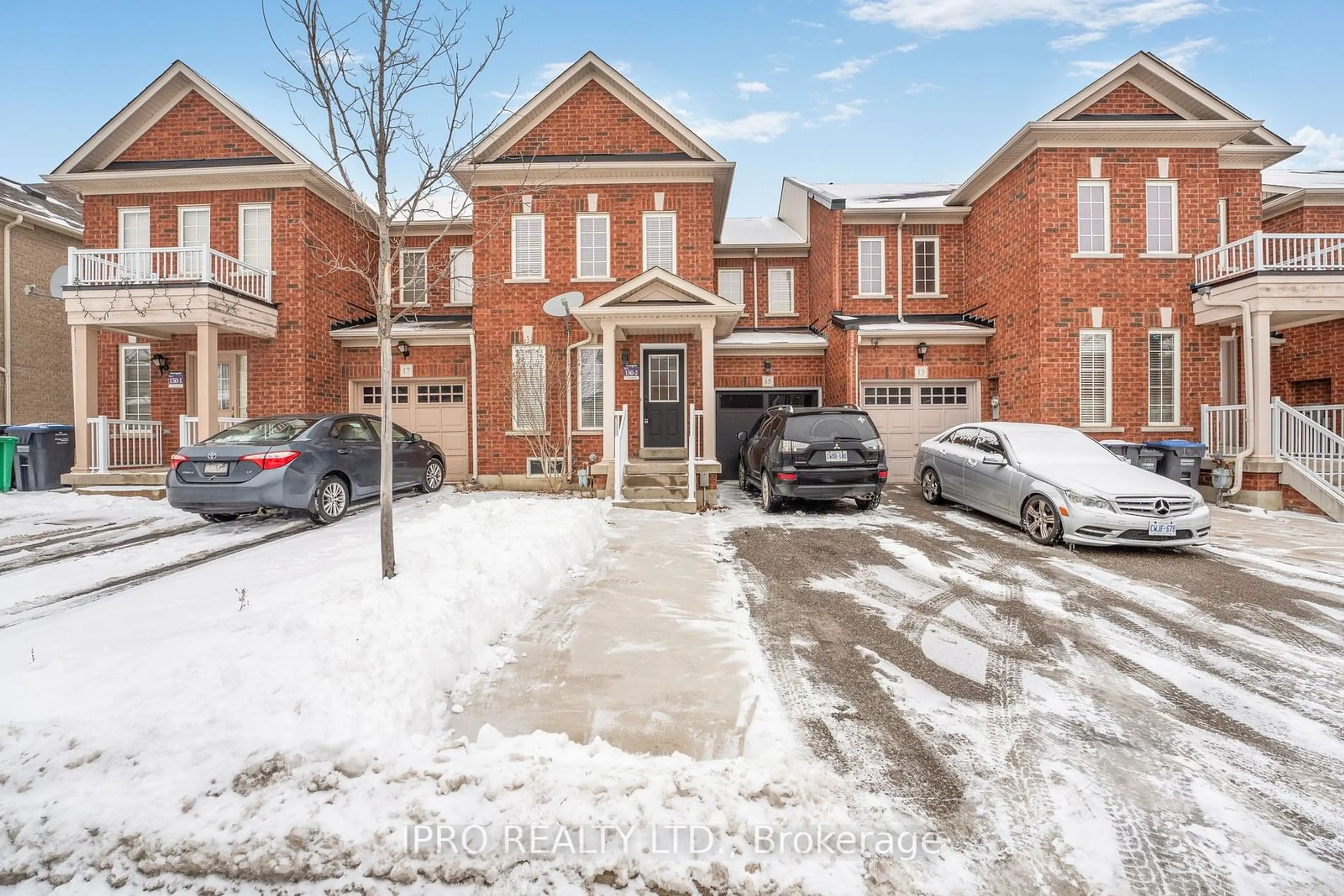 A pic from outside/outdoor area/front of a property/back of a property/a pic from drone, street for 15 Coolwater Dr, Brampton Ontario L6R 0X4