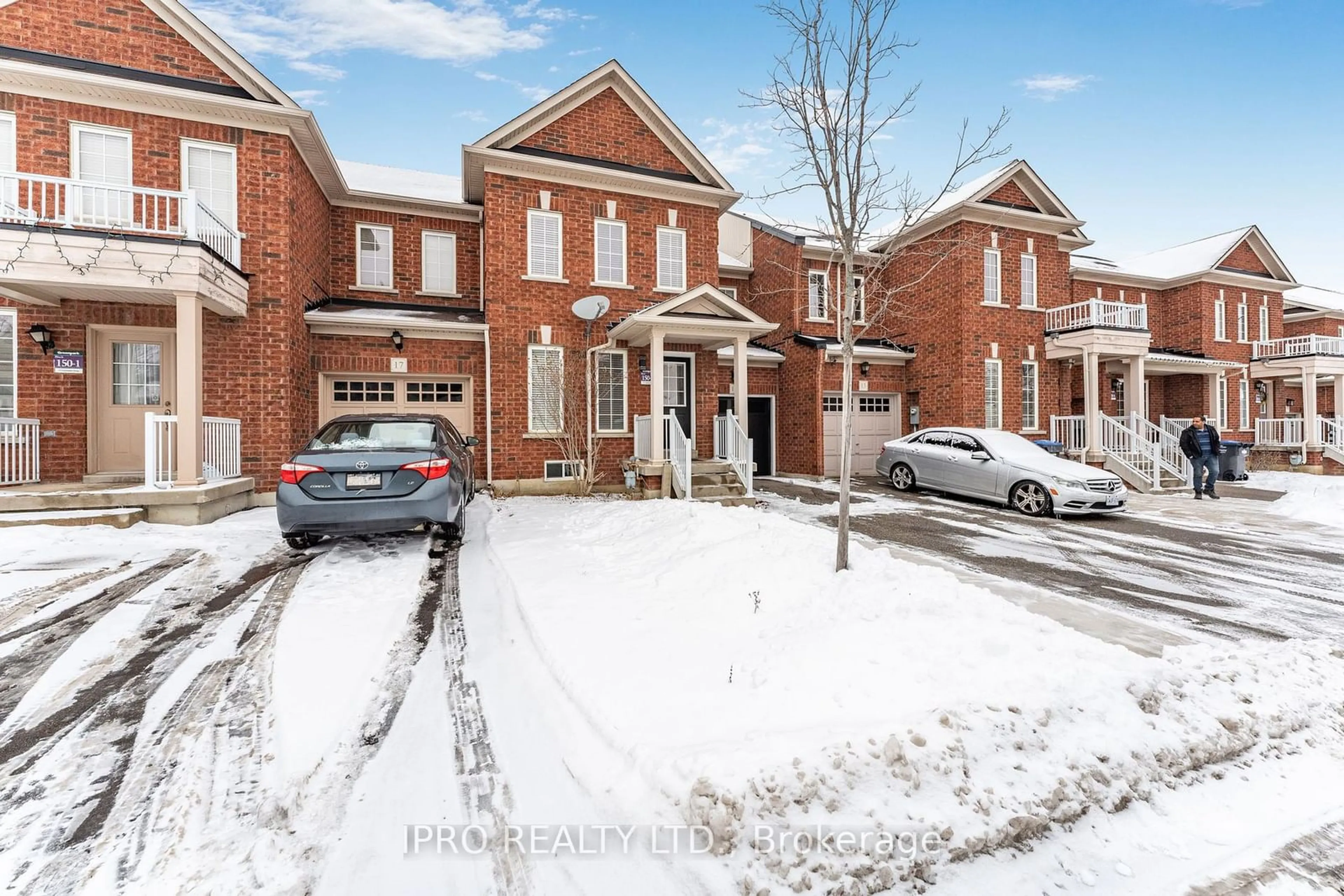 A pic from outside/outdoor area/front of a property/back of a property/a pic from drone, street for 15 Coolwater Dr, Brampton Ontario L6R 0X4