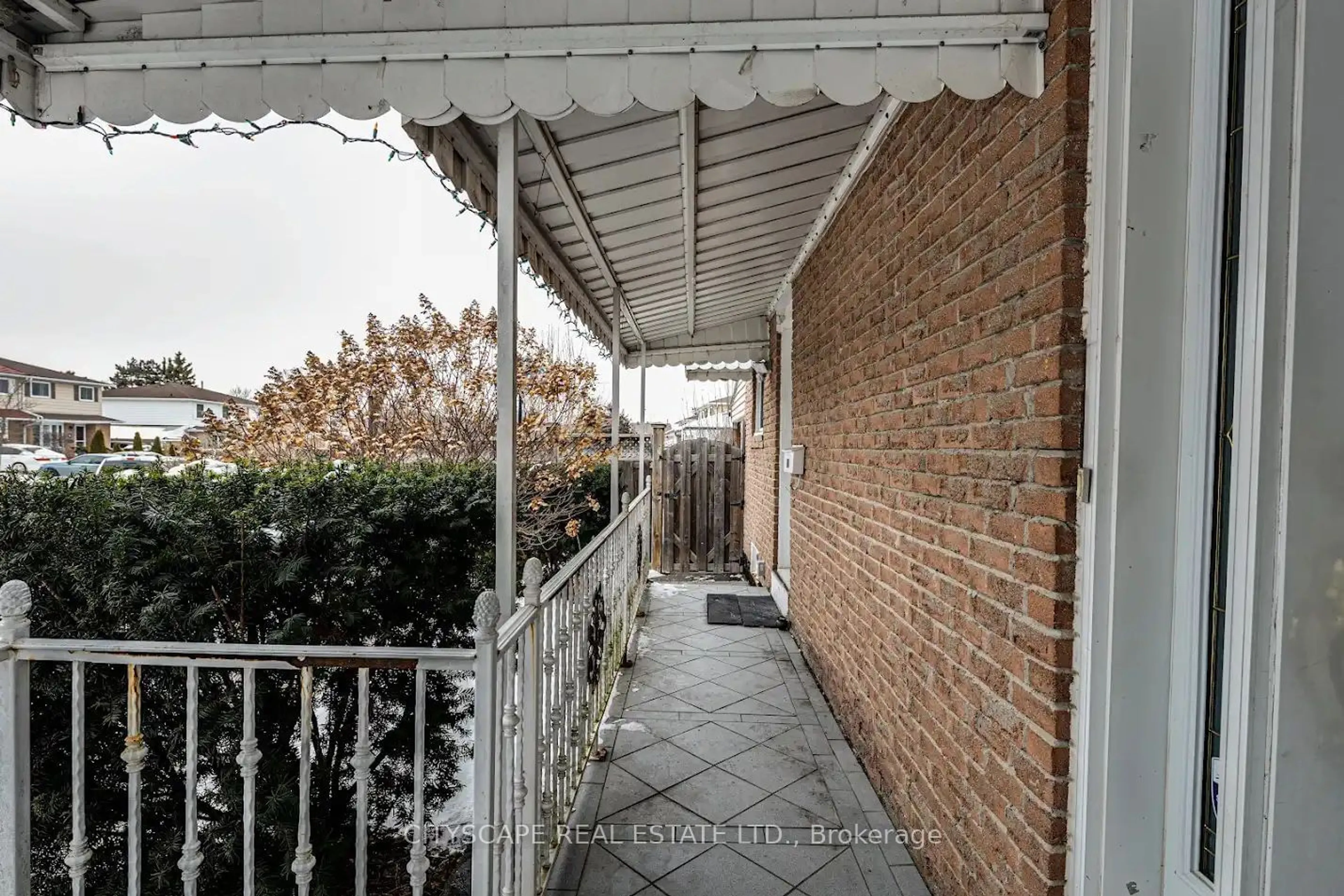 Balcony in the apartment, street for 48 Mandarin Cres, Brampton Ontario L6S 2S4