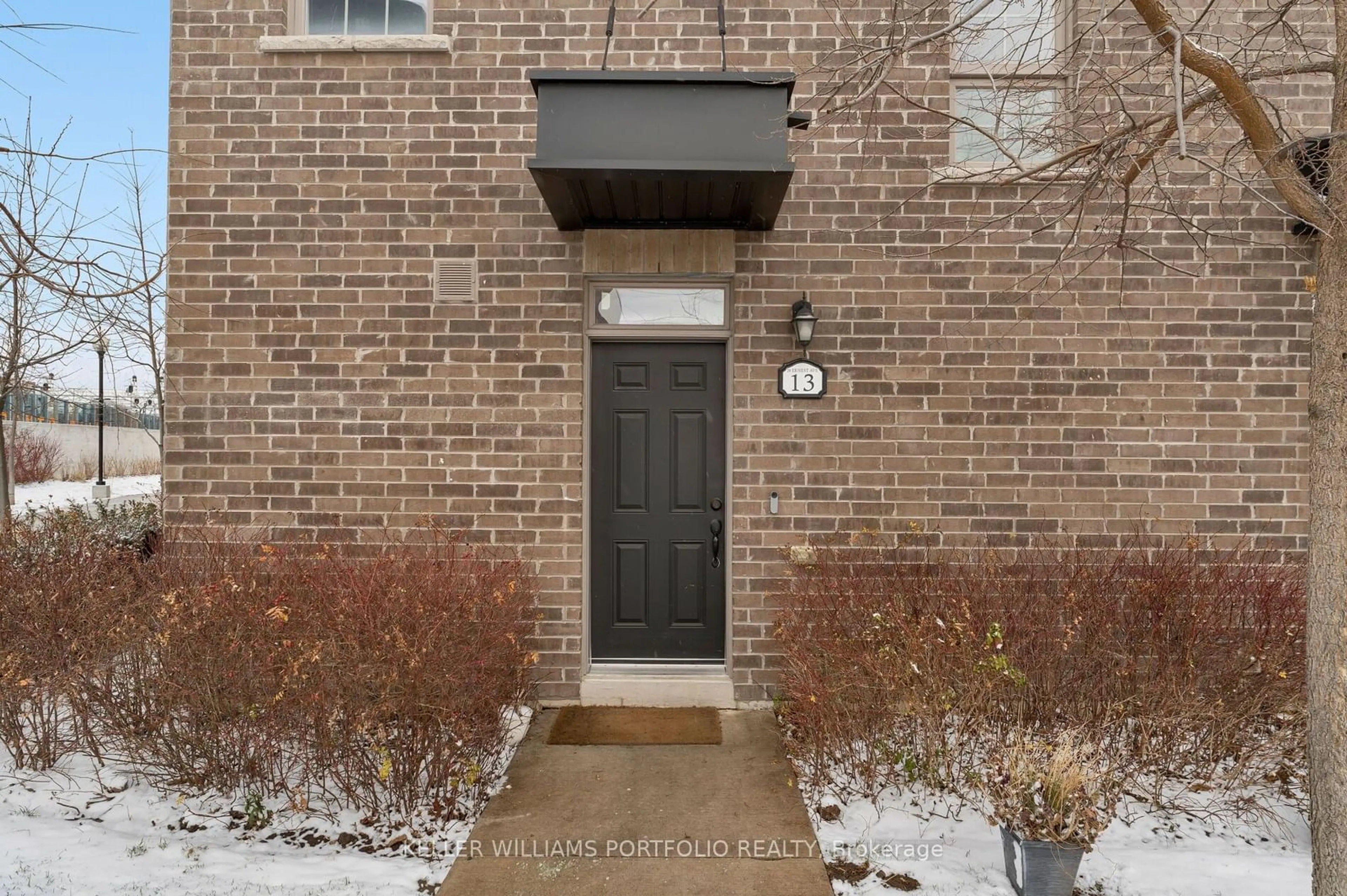 Indoor entryway for 26 Ernest Ave #13, Toronto Ontario M6P 3M7