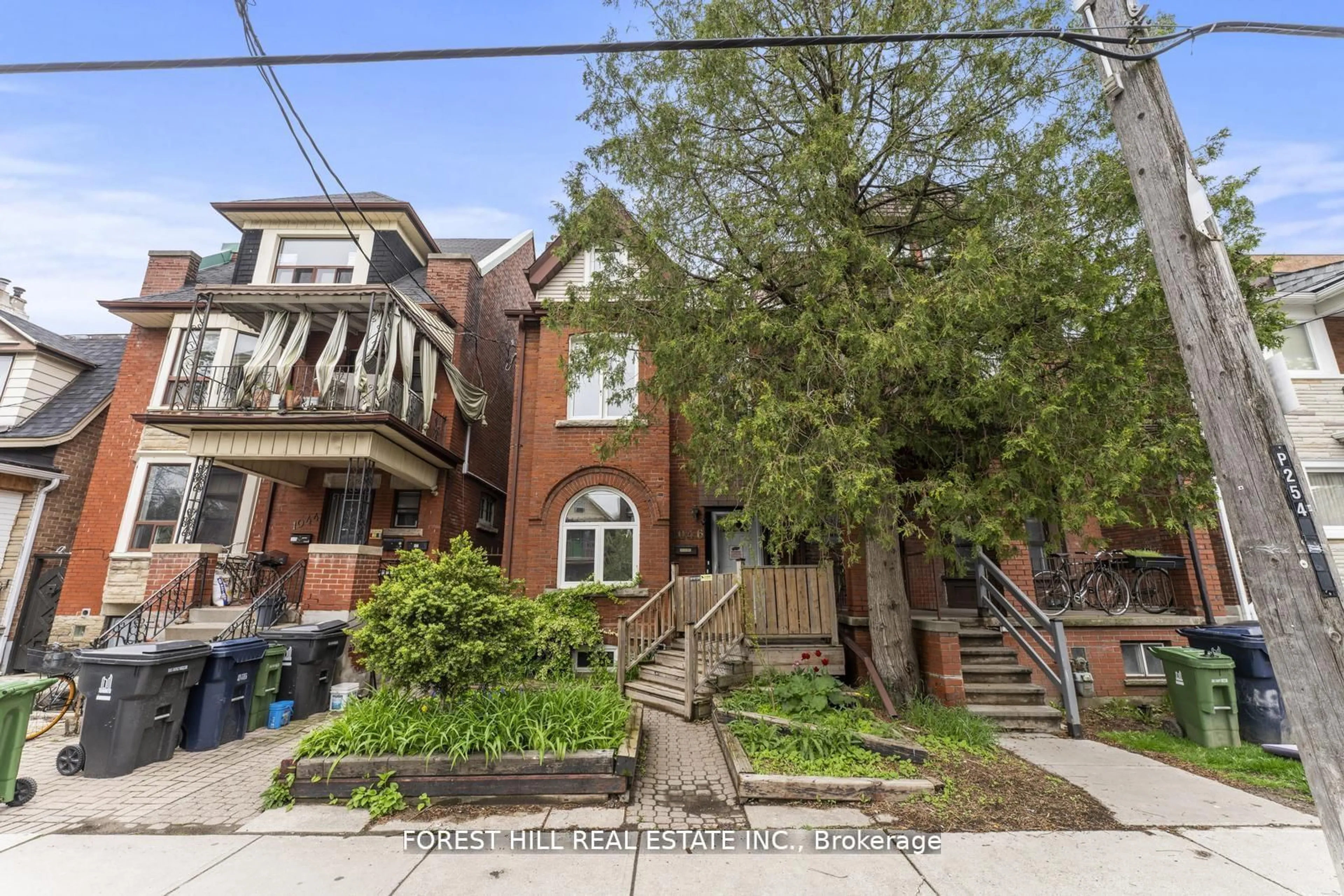 Home with brick exterior material, street for 1046 Dovercourt Rd, Toronto Ontario M6H 2X8