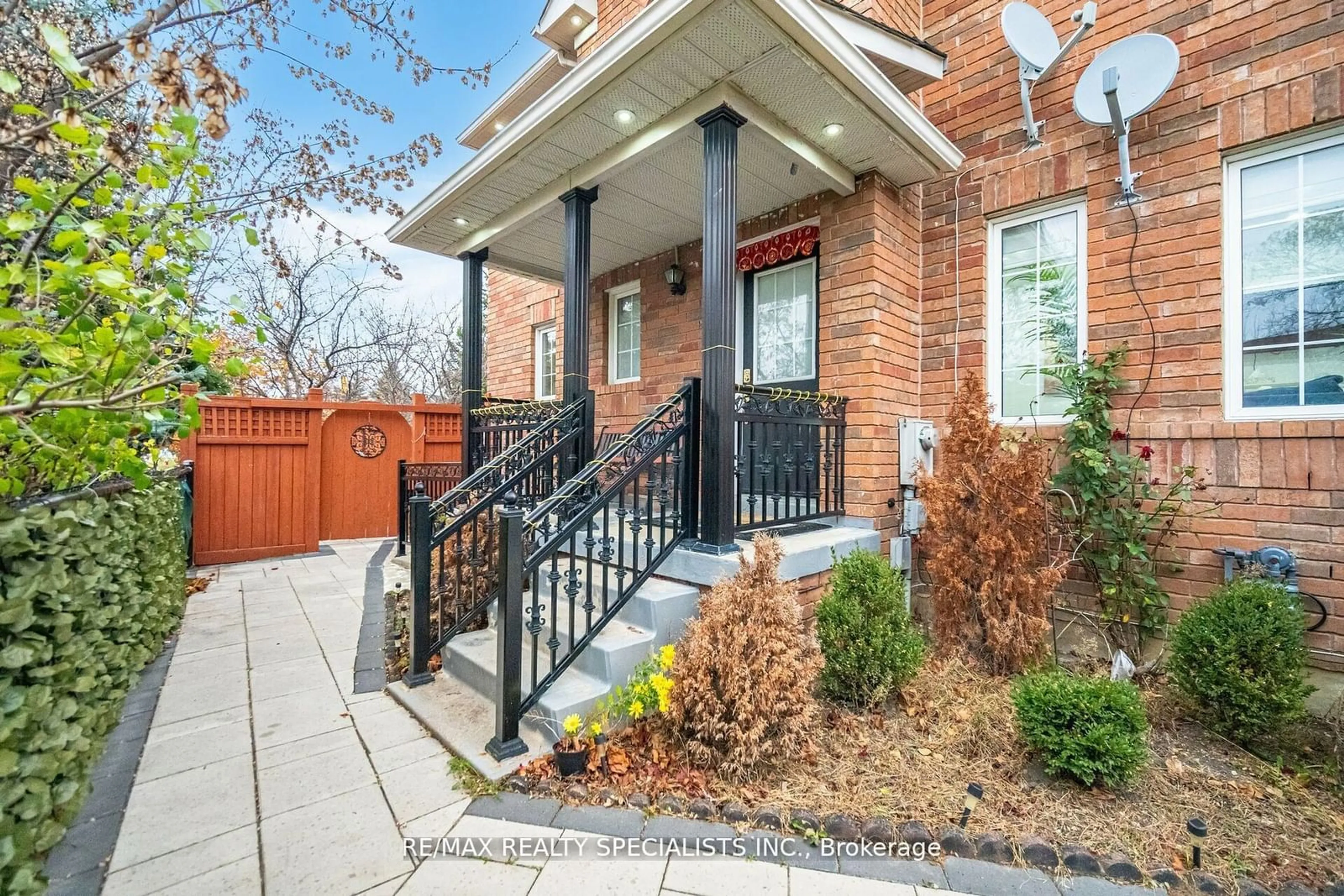 Home with brick exterior material, street for 76 Thunderbird Tr, Brampton Ontario L6R 2T4