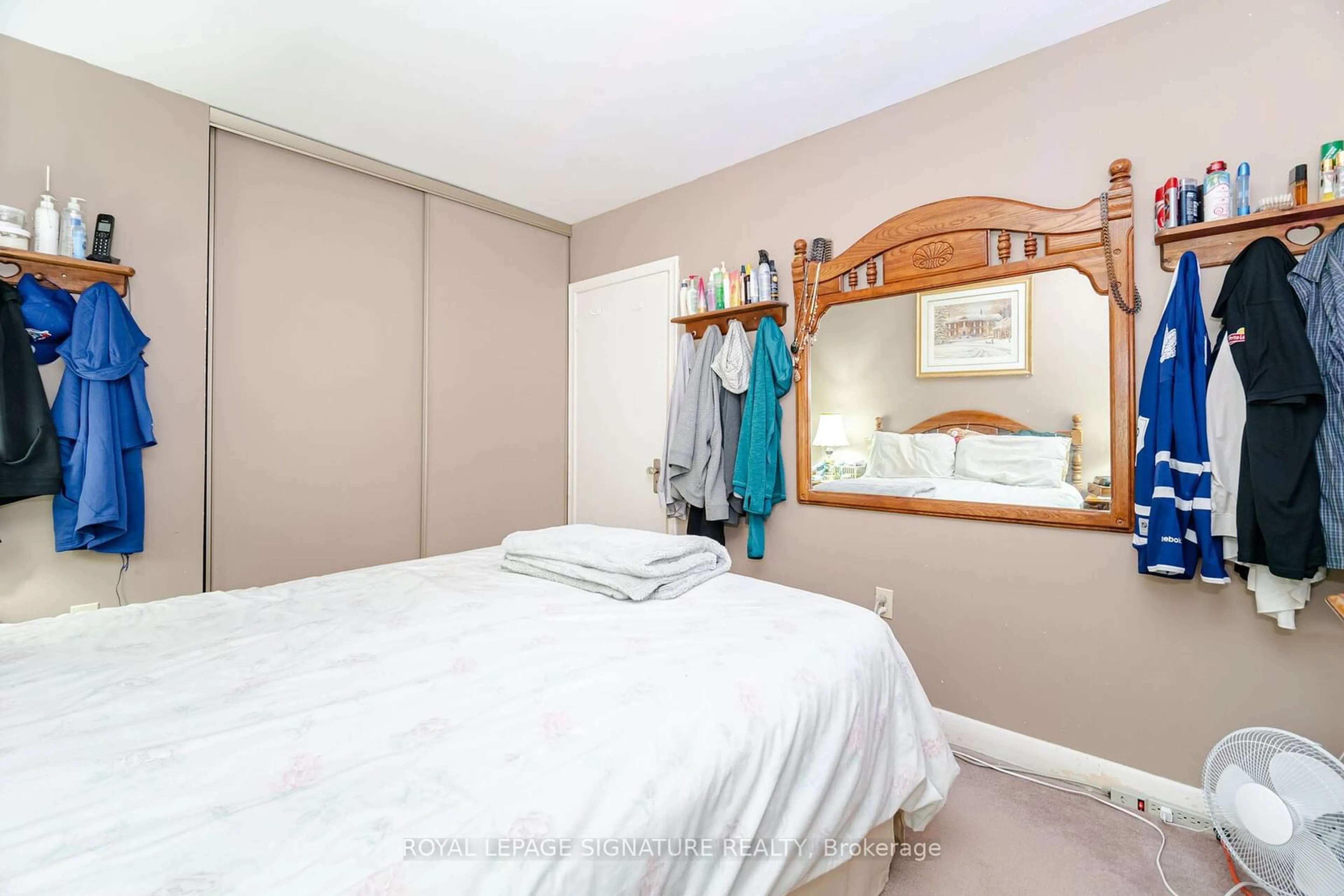 Bedroom with bed, unknown for 5 Sterne Ave, Brampton Ontario L6W 2Y3