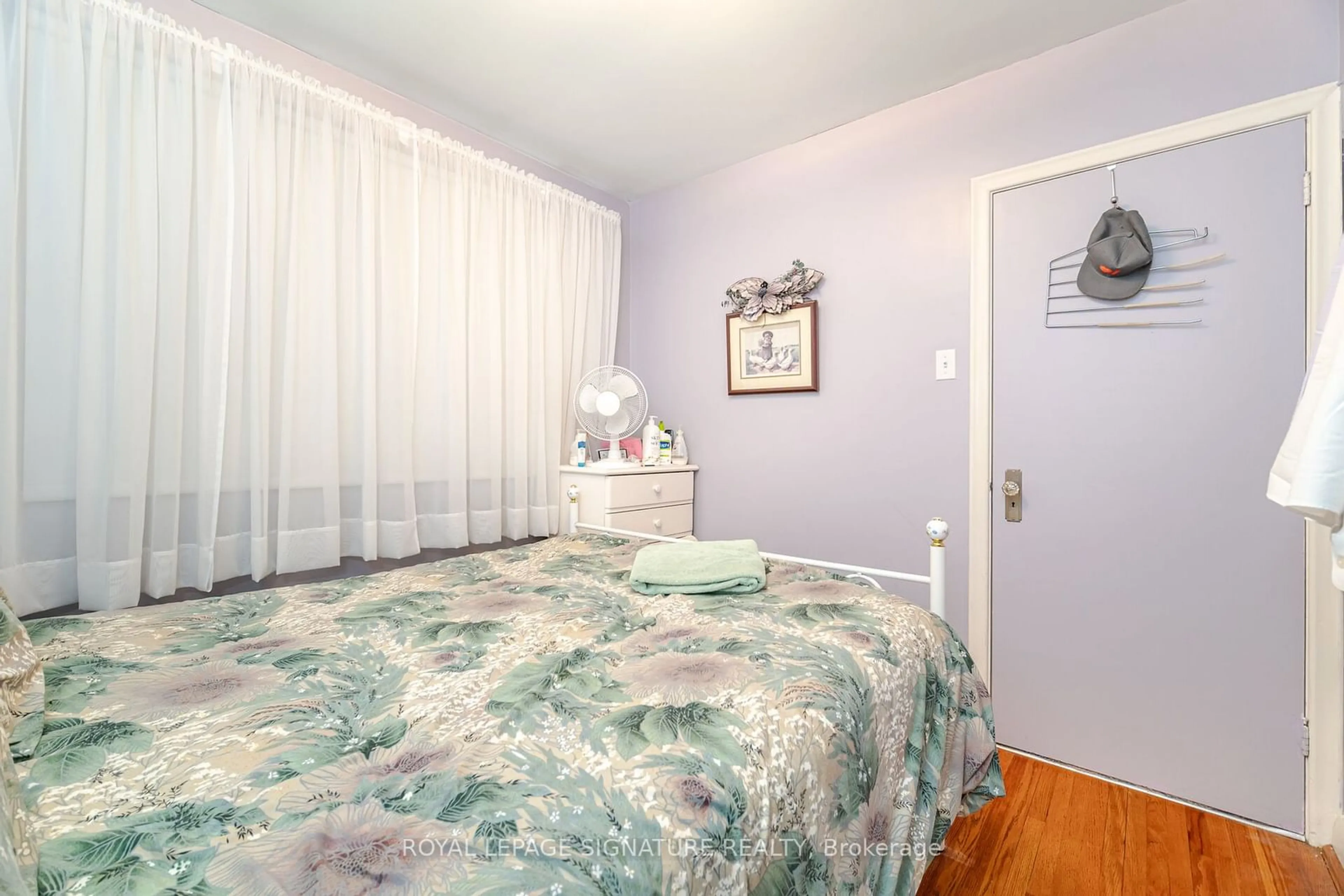 Bedroom with bed, unknown for 5 Sterne Ave, Brampton Ontario L6W 2Y3