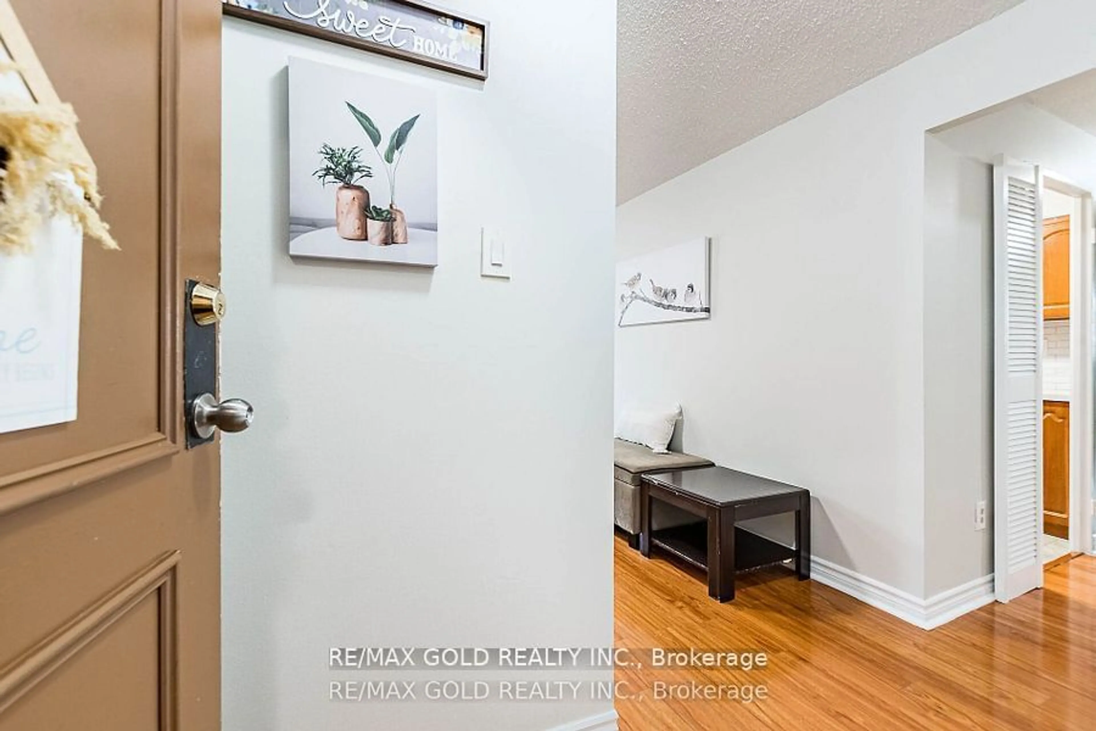 Indoor entryway for 3555 Derry Rd #209, Mississauga Ontario L4T 1B2