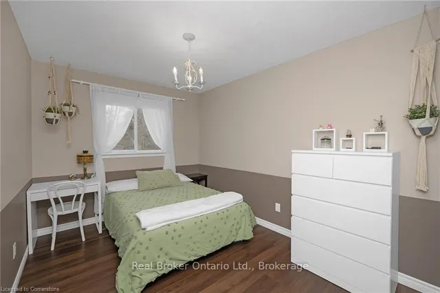 Additional property image - 533 Hayward Cres