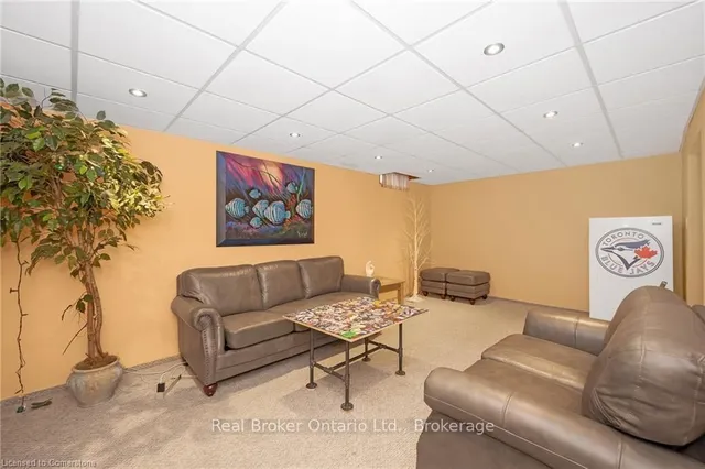 Additional property image - 533 Hayward Cres