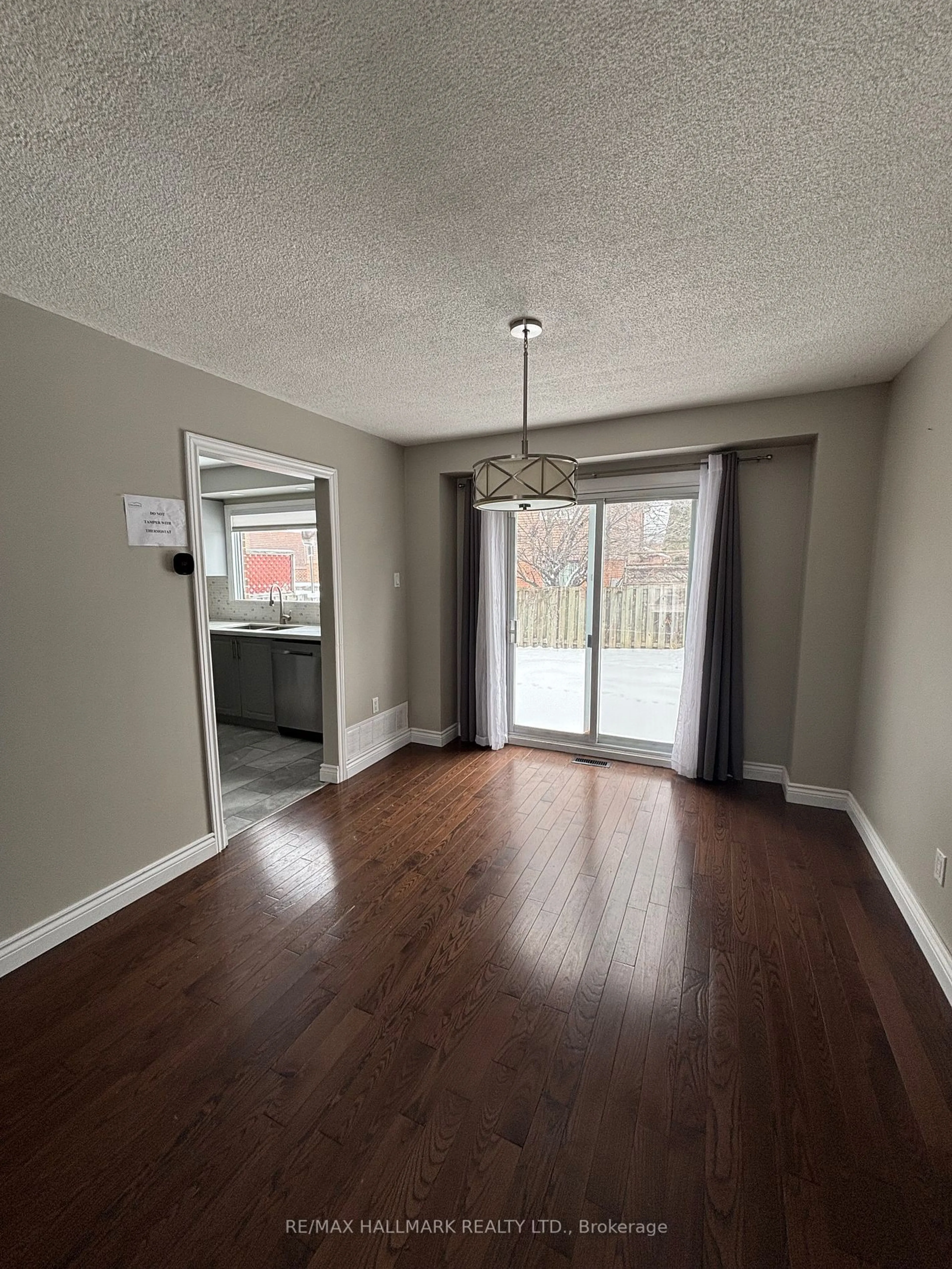 A pic of a room for 466 Woodlawn Cres, Milton Ontario L9T 4T5