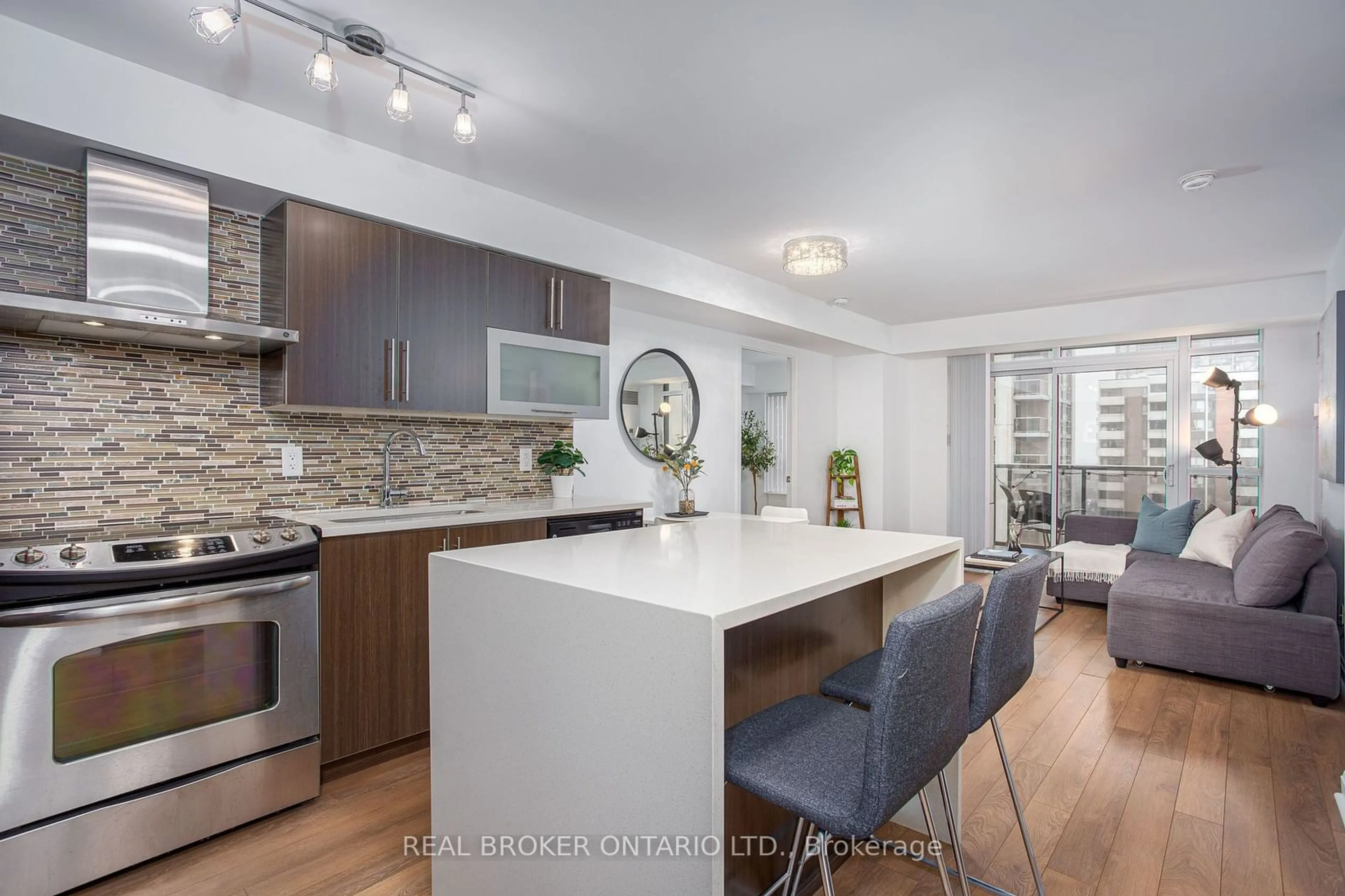 Open concept kitchen, unknown for 1 Michael Power Pl #1603, Toronto Ontario M9A 0A1