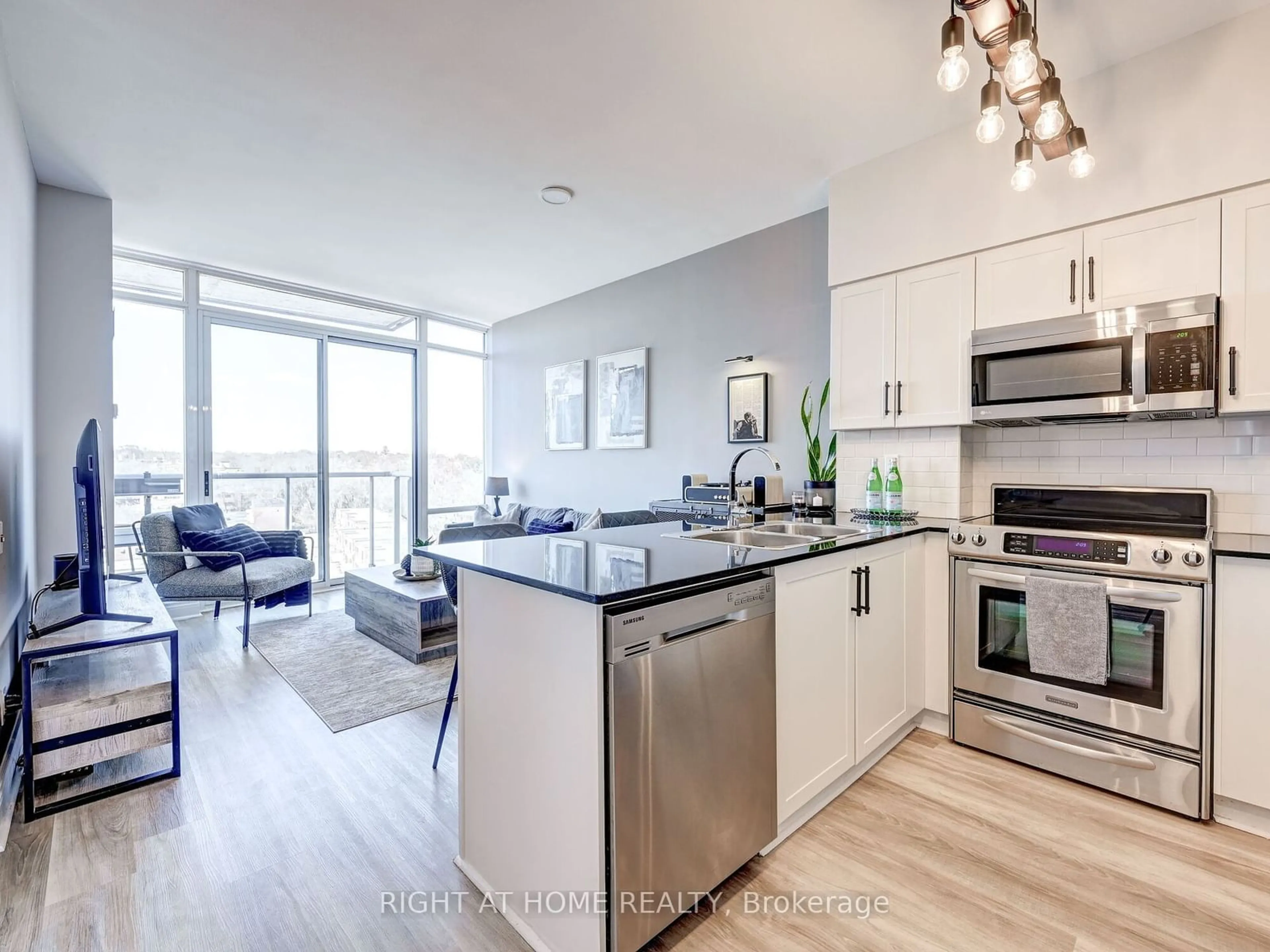 Open concept kitchen, unknown for 15 Windermere Ave #803, Toronto Ontario M6S 5A2