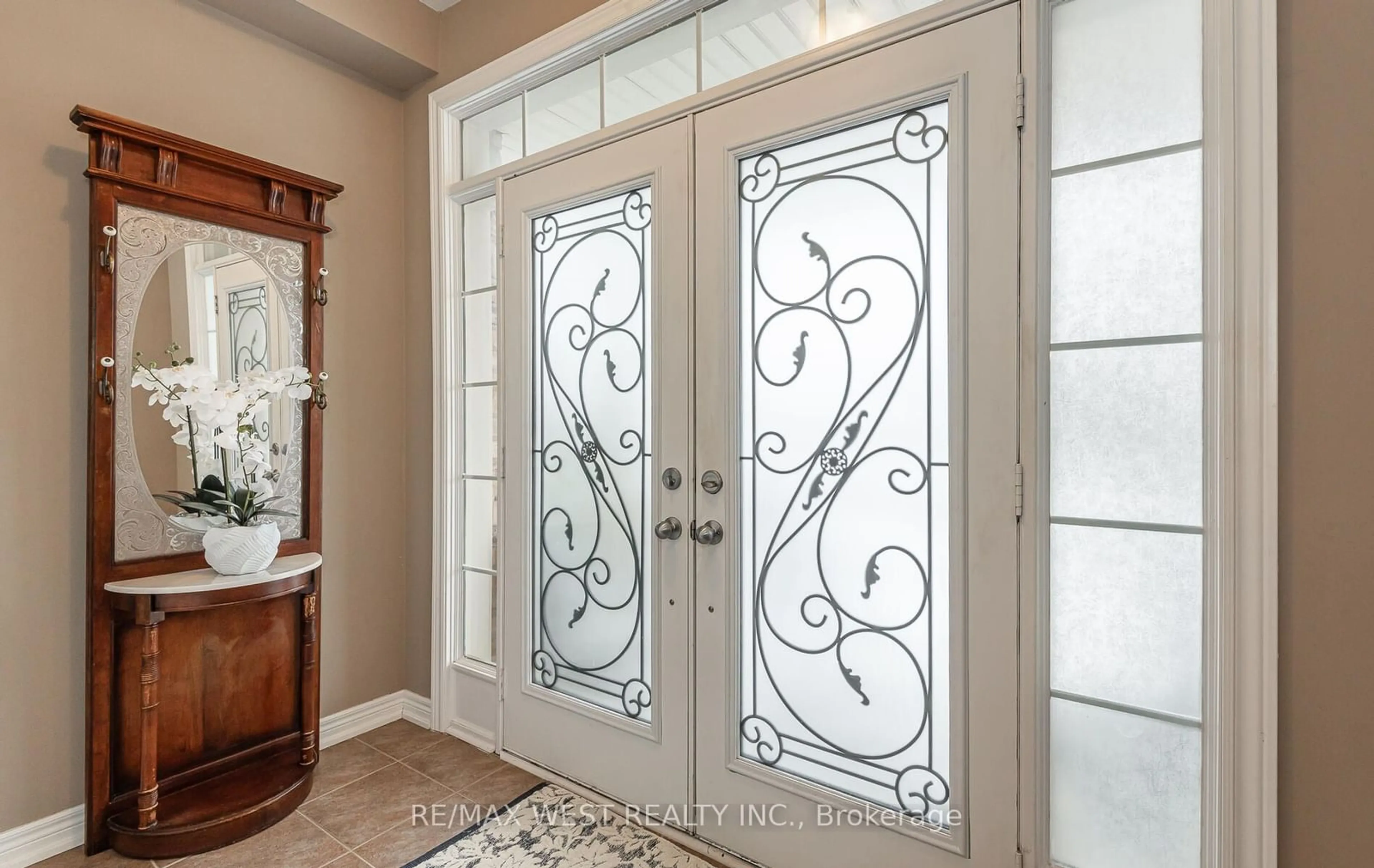 Indoor entryway for 68 Waterville Way, Caledon Ontario L7C 3P4