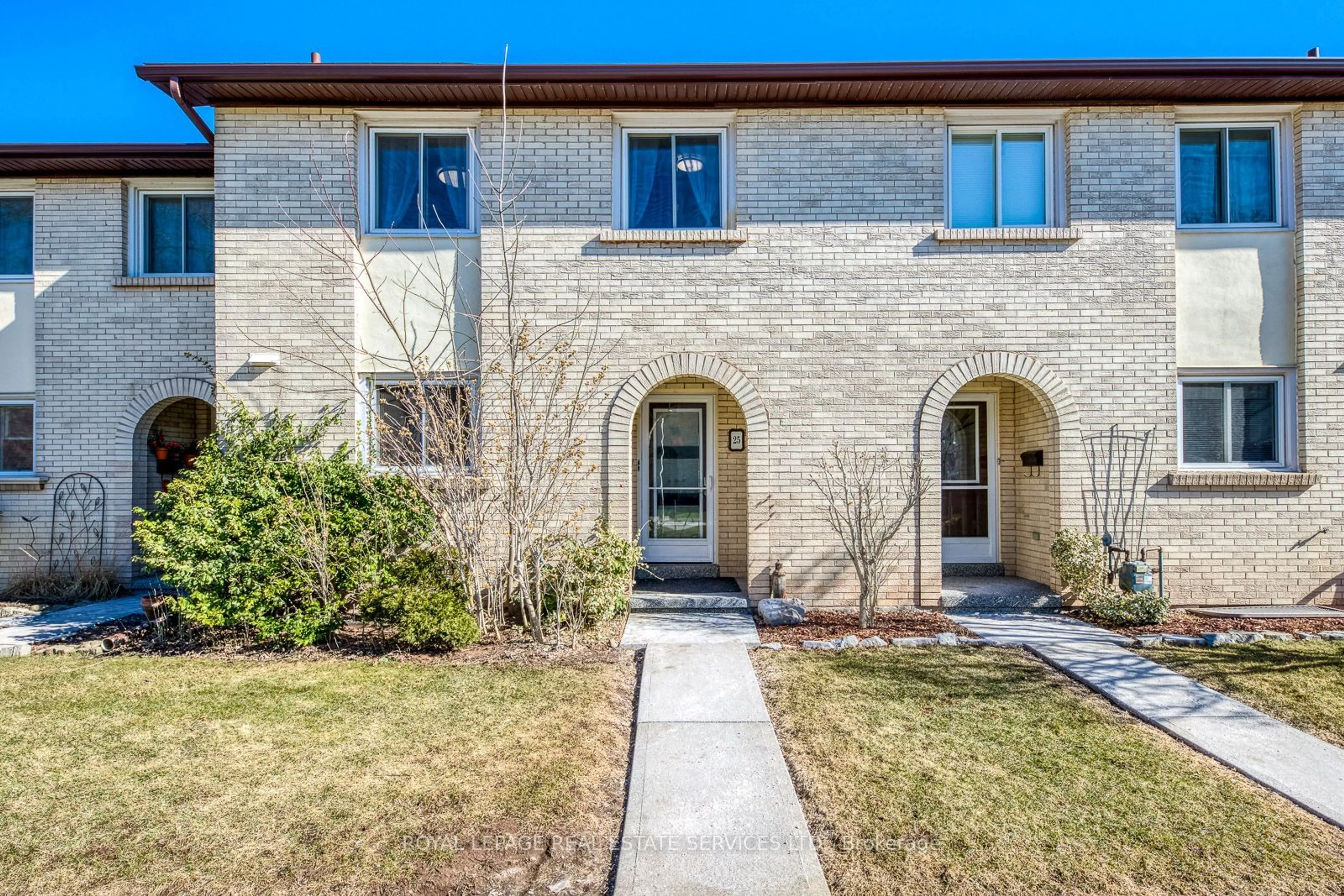 Home with brick exterior material, street for 1444 Sixth Line #25, Oakville Ontario L6H 1X7