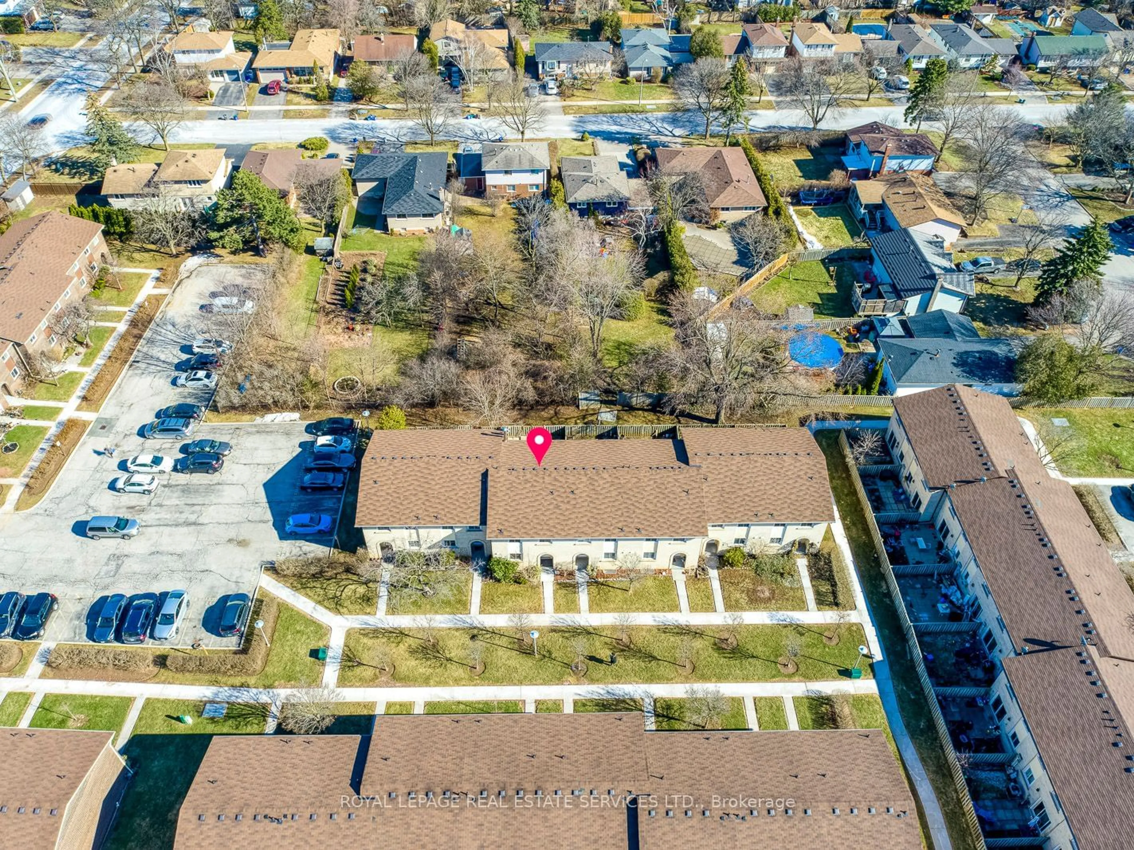 A pic from outside/outdoor area/front of a property/back of a property/a pic from drone, street for 1444 Sixth Line #25, Oakville Ontario L6H 1X7