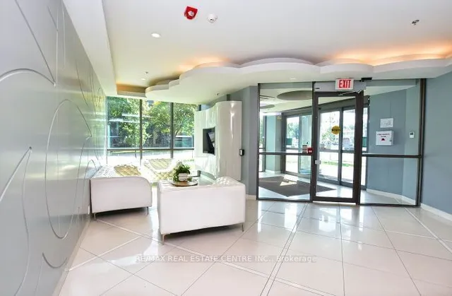 Additional image 32 of 80 Esther Lorrie Dr Unit 1116