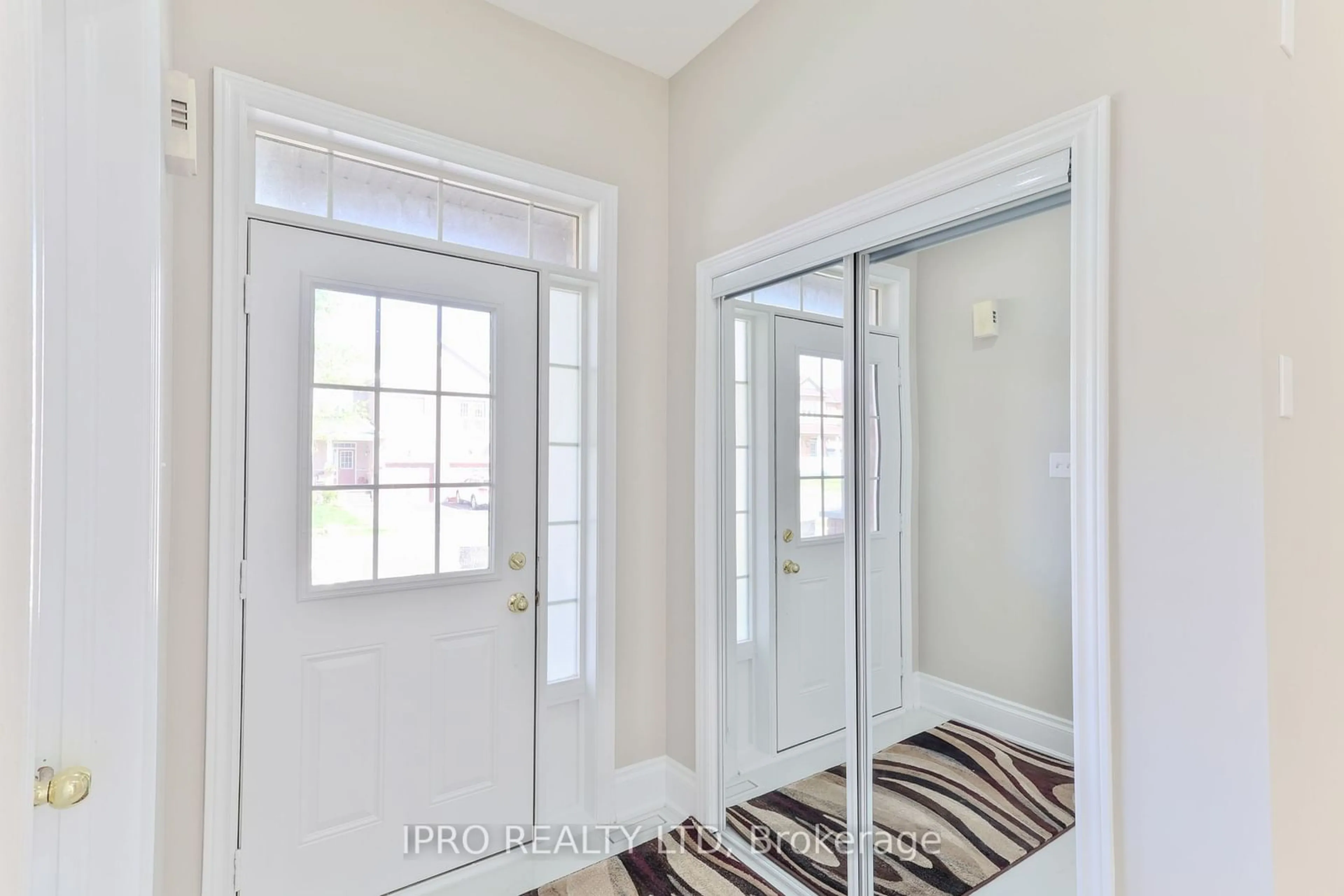 Indoor entryway for 17 Prudhomme Dr, Brampton Ontario L6R 0H2